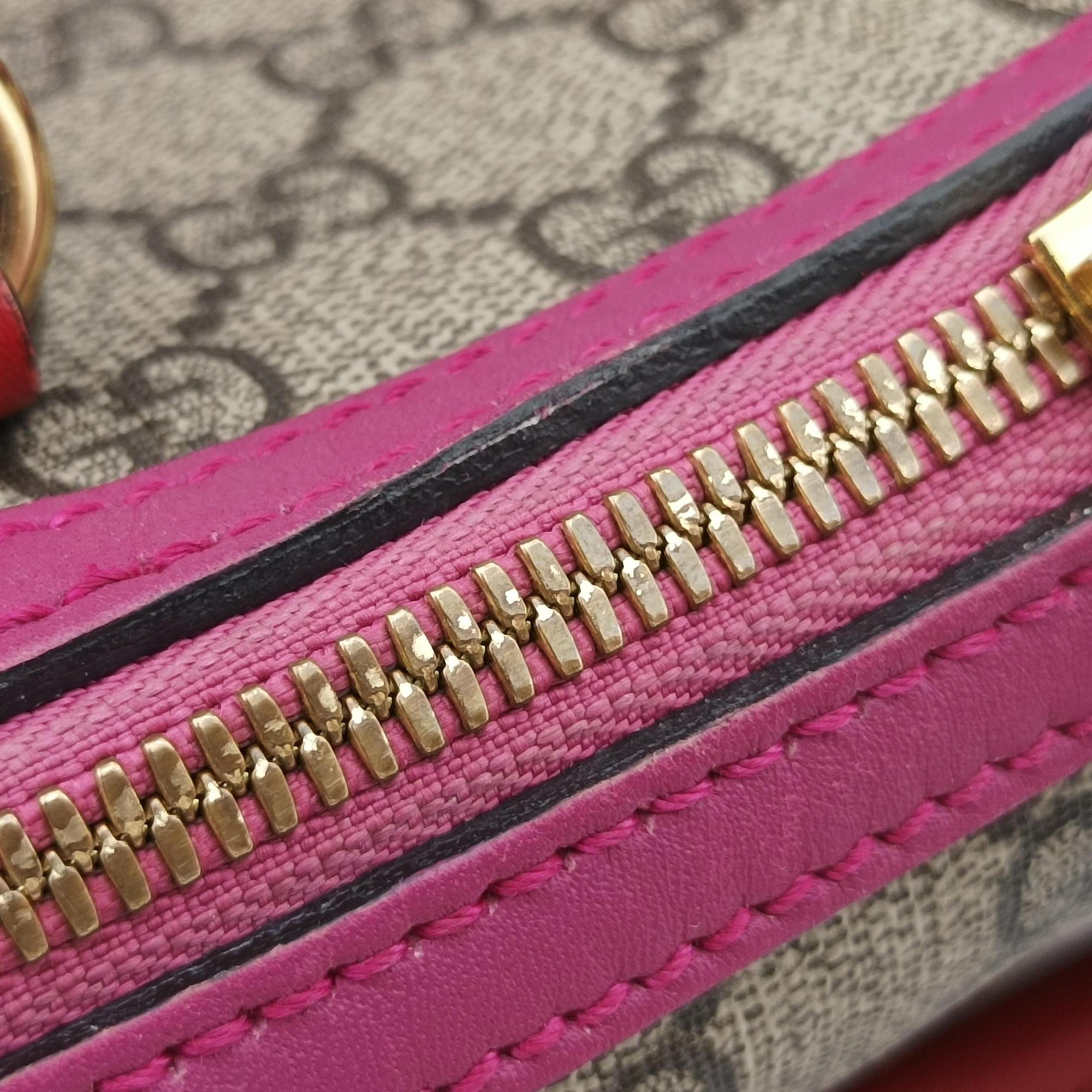 Secondhand Gucci GG SUPREME Beige x Red x Pink PVC coated canvas×leather 432123 shoulderbag | stylenewstar