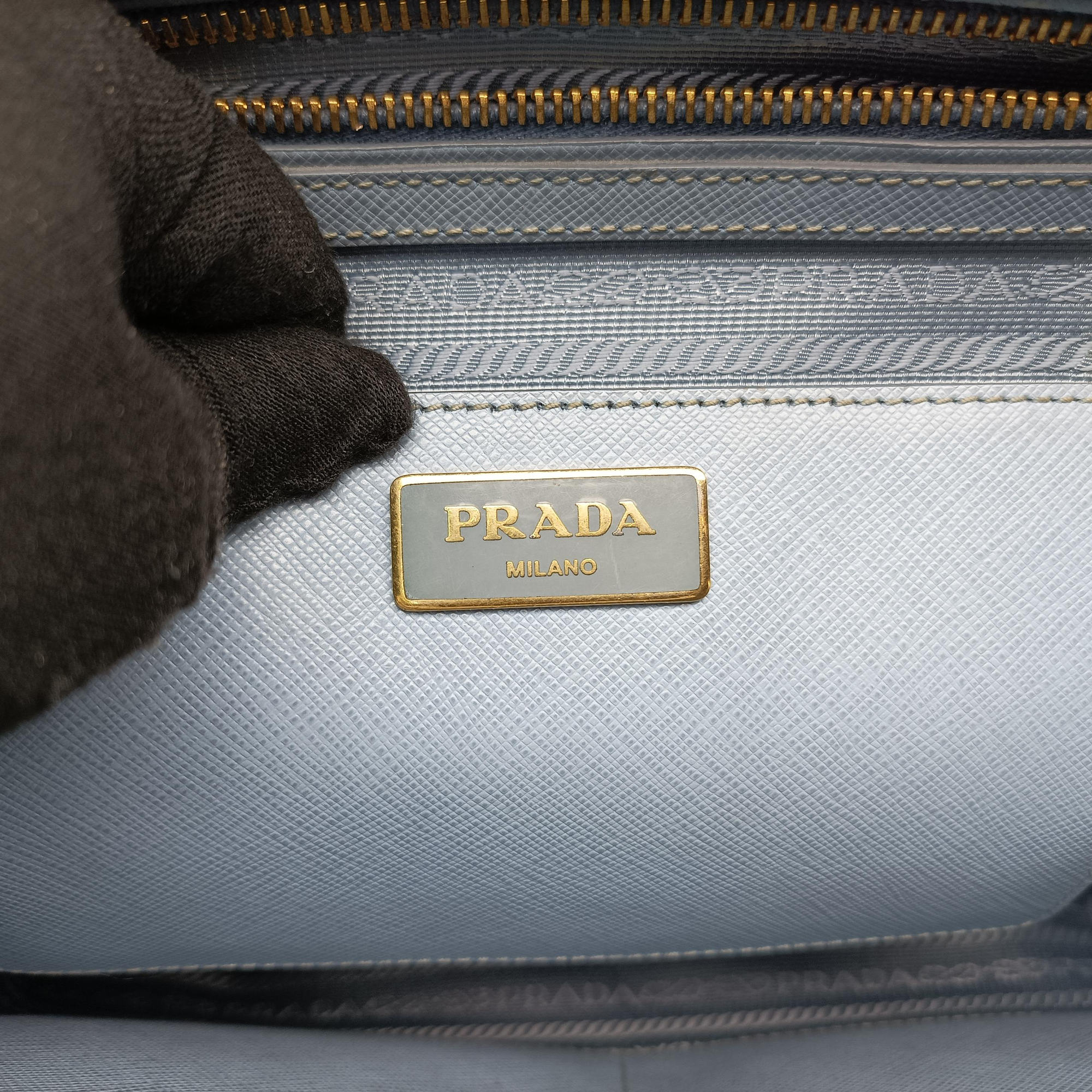 Vintage Prada Galleria Blue SAFFIANO Leather BN1801 shoulderbag | stylenewstar