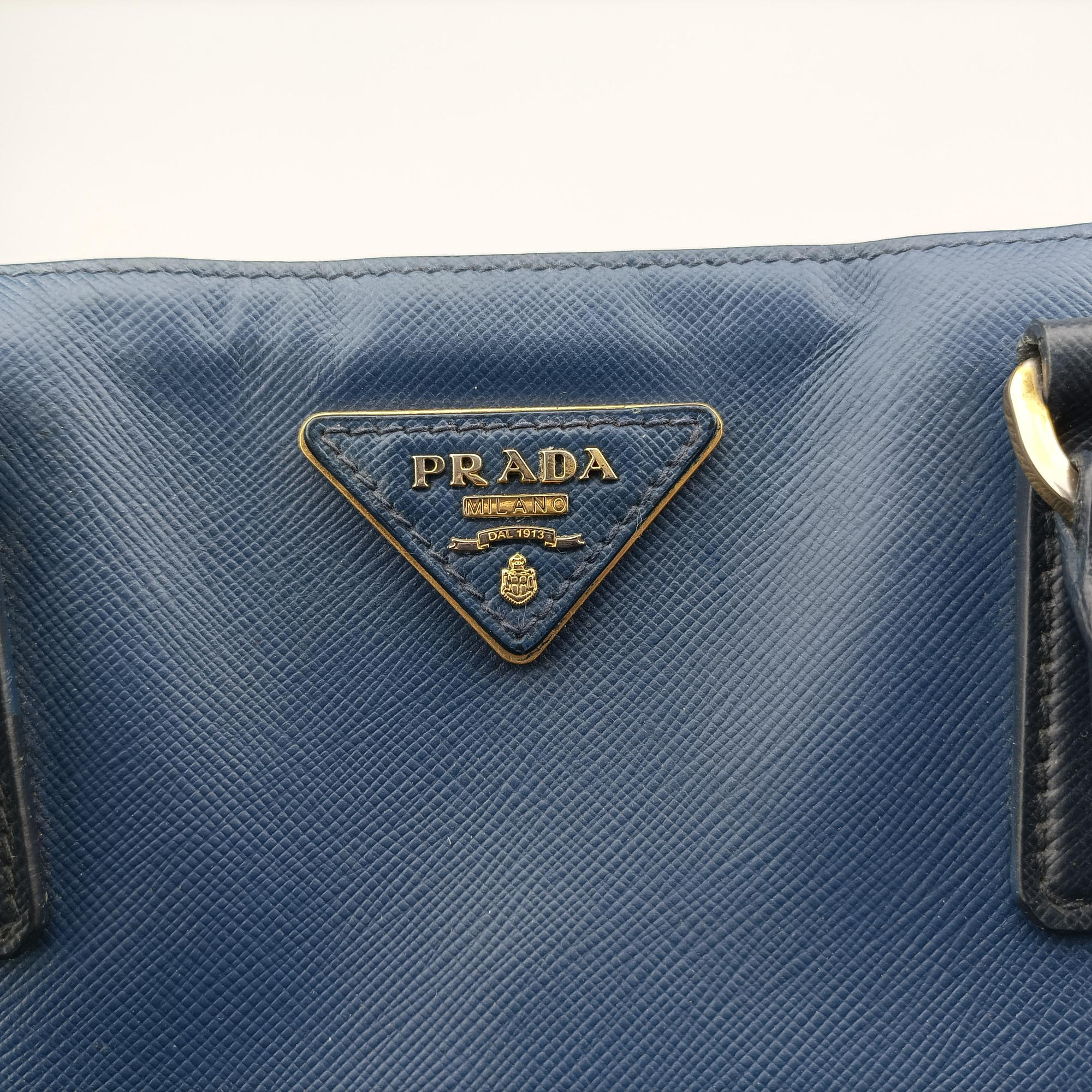 Pre-owned Prada Galleria Blue×Navy SAFFIANO Leather B2274C shoulderbag | stylenewstar