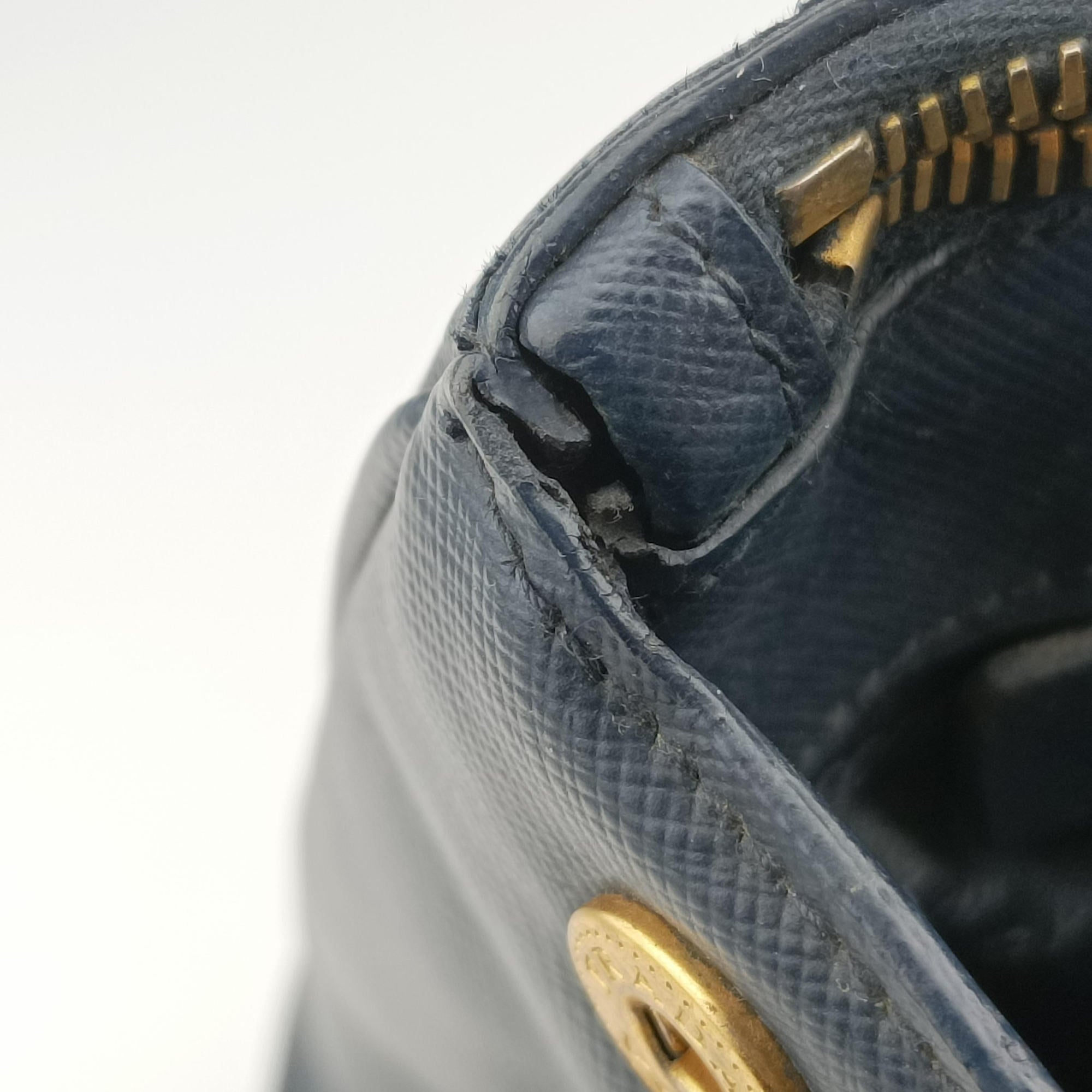 Pre-owned Prada Galleria Blue×Navy SAFFIANO Leather B2274C shoulderbag | stylenewstar
