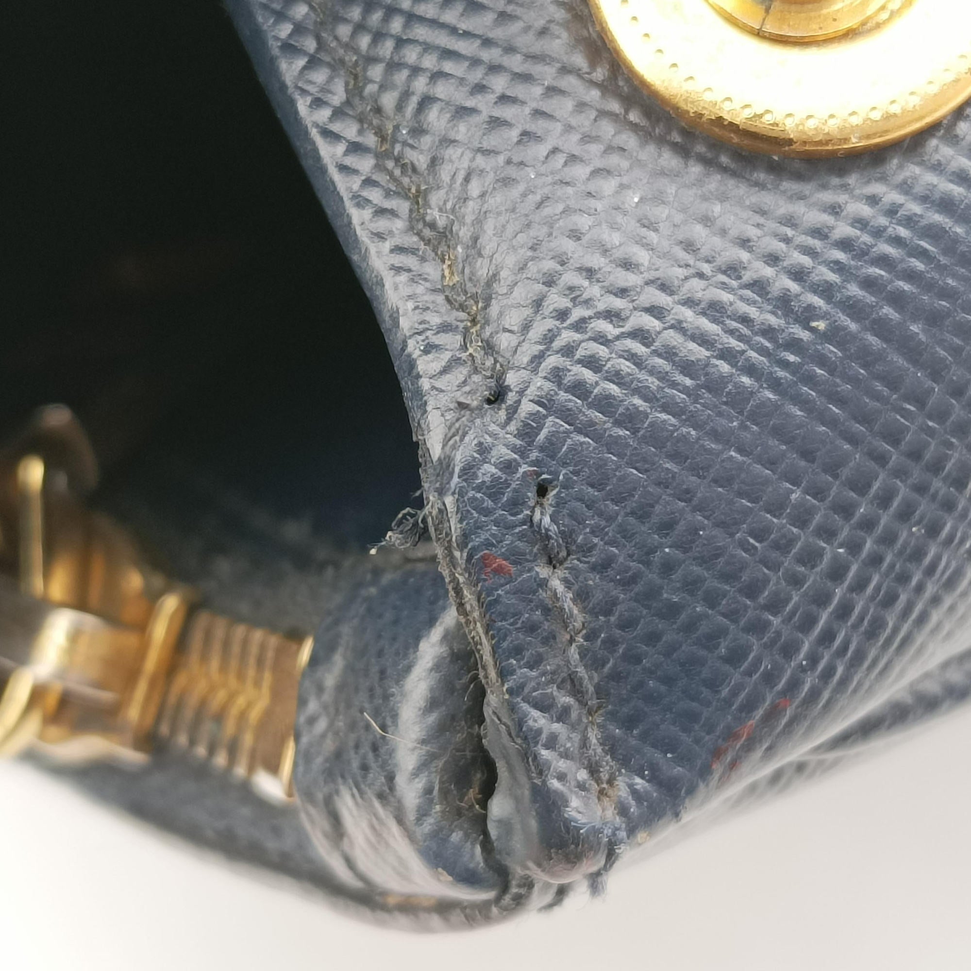Pre-owned Prada Galleria Blue×Navy SAFFIANO Leather B2274C shoulderbag | stylenewstar