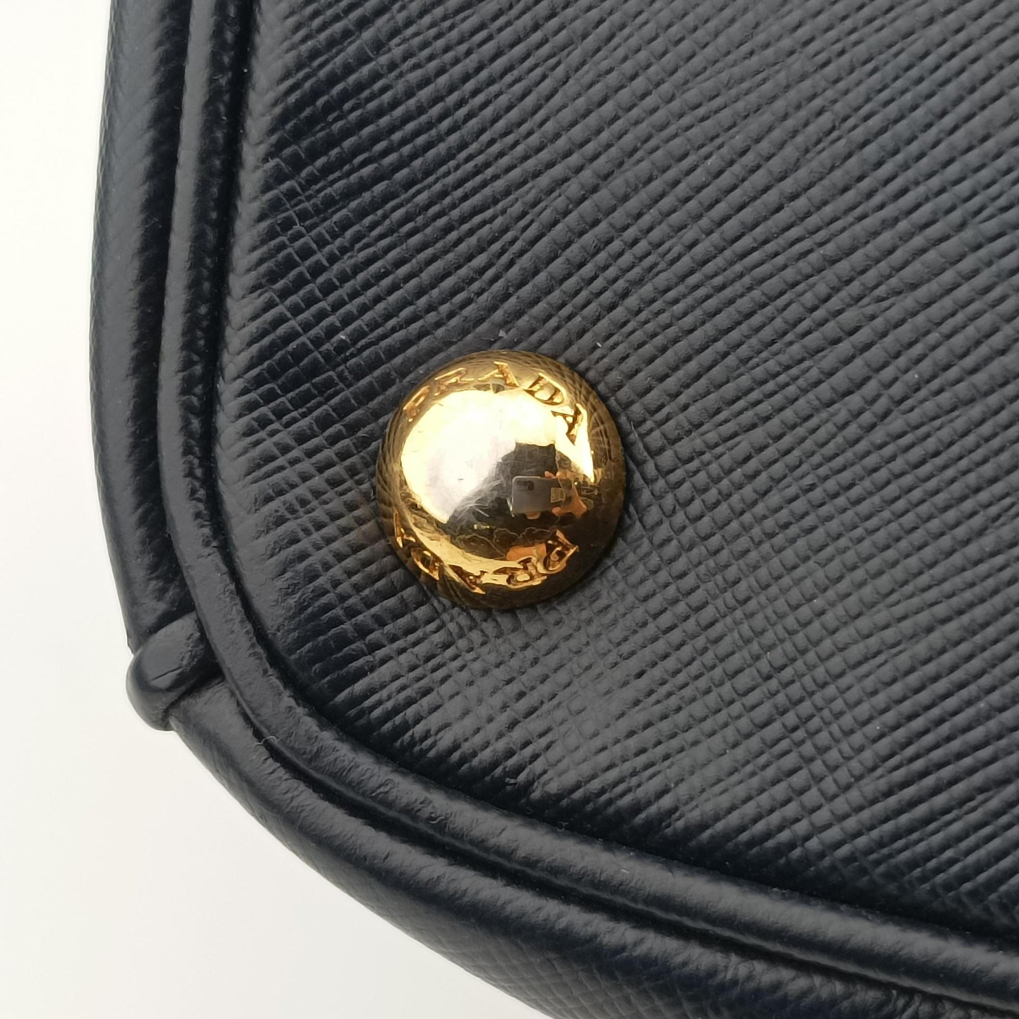 Pre-owned Prada Galleria Blue×Navy SAFFIANO Leather B2274C shoulderbag | stylenewstar