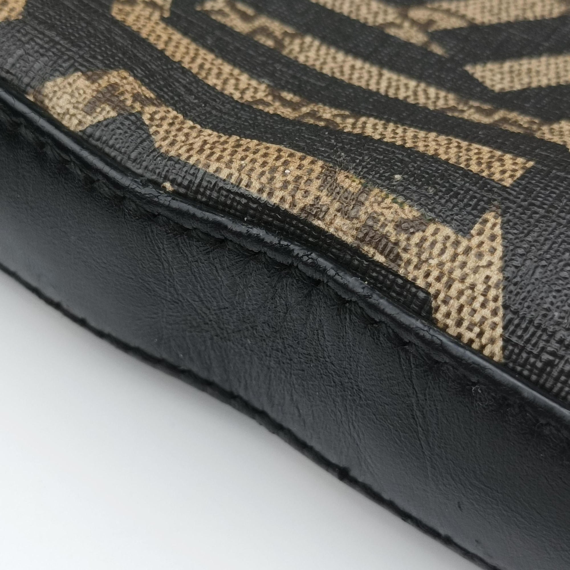Pre-owned Gucci GG Caleido bee Web Beige x Black PVC coated canvas×Leather 471466 shoulderbag | stylenewstar