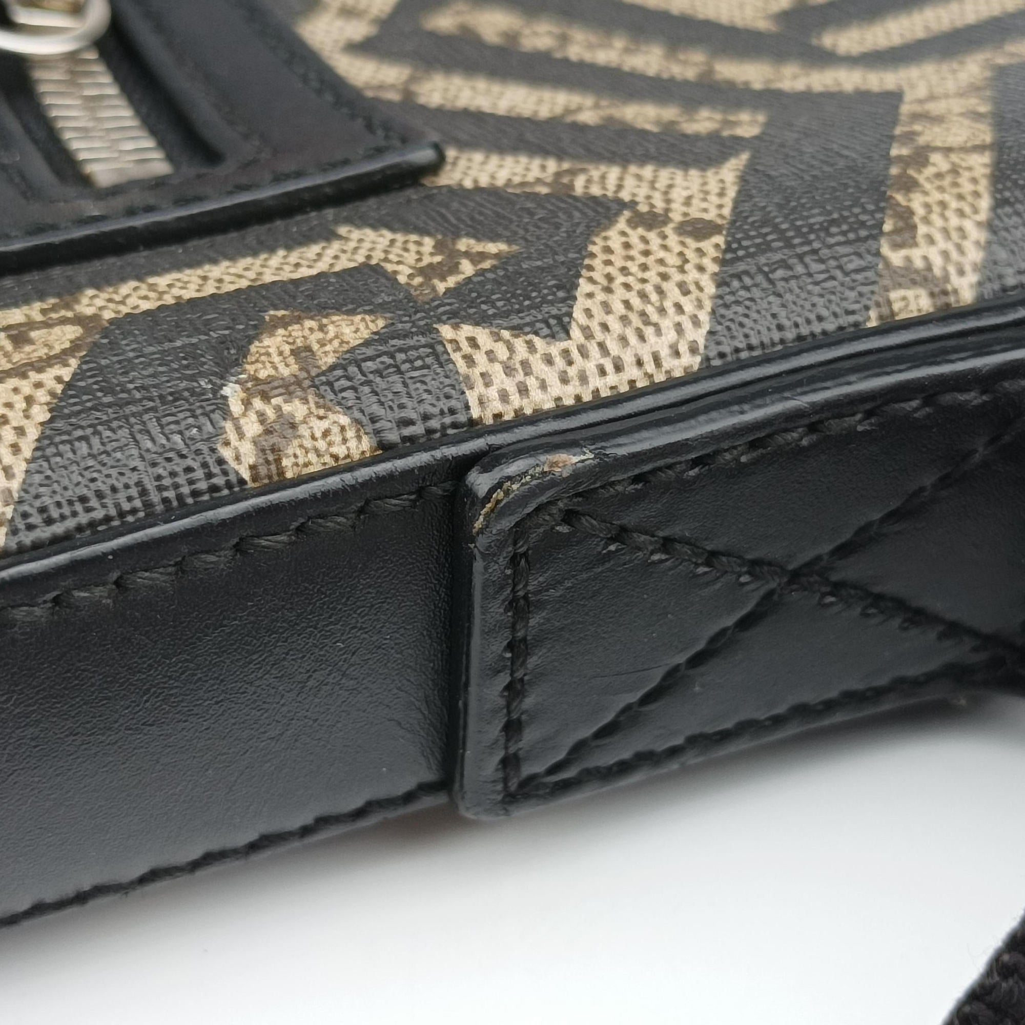 Pre-owned Gucci GG Caleido bee Web Beige x Black PVC coated canvas×Leather 471466 shoulderbag | stylenewstar