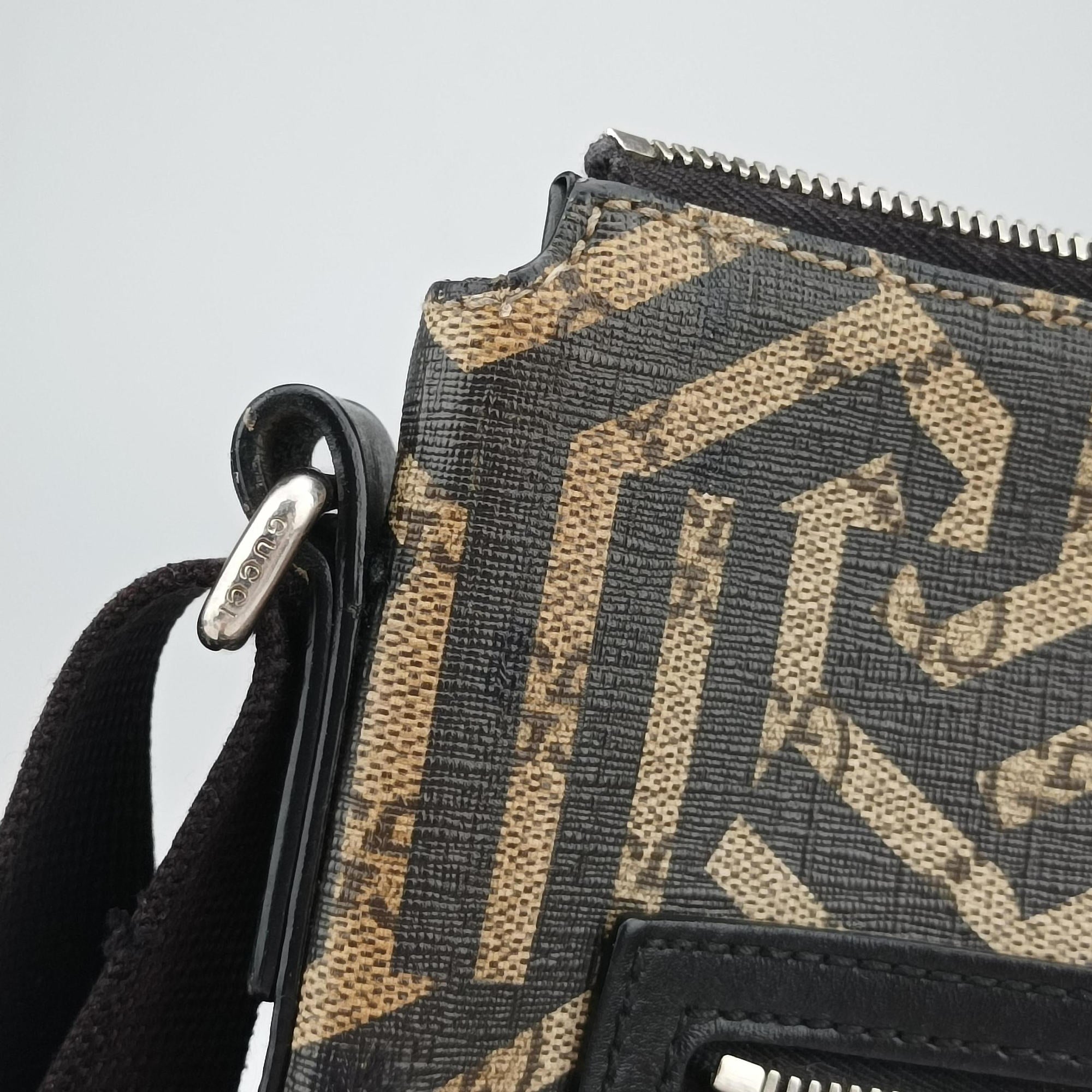 Pre-owned Gucci GG Caleido bee Web Beige x Black PVC coated canvas×Leather 471466 shoulderbag | stylenewstar