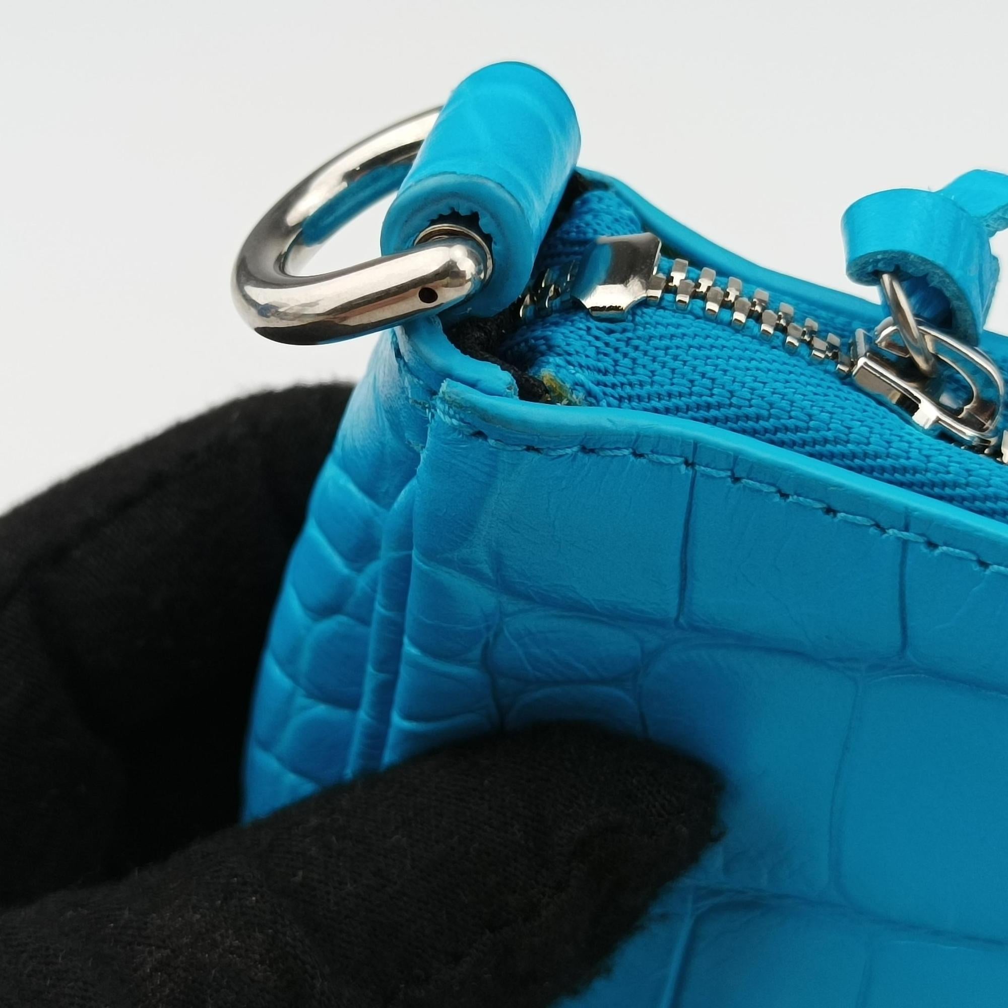 Pre-owned Balenciaga Le Cagole Blue Leather  shoulderbag | stylenewstar