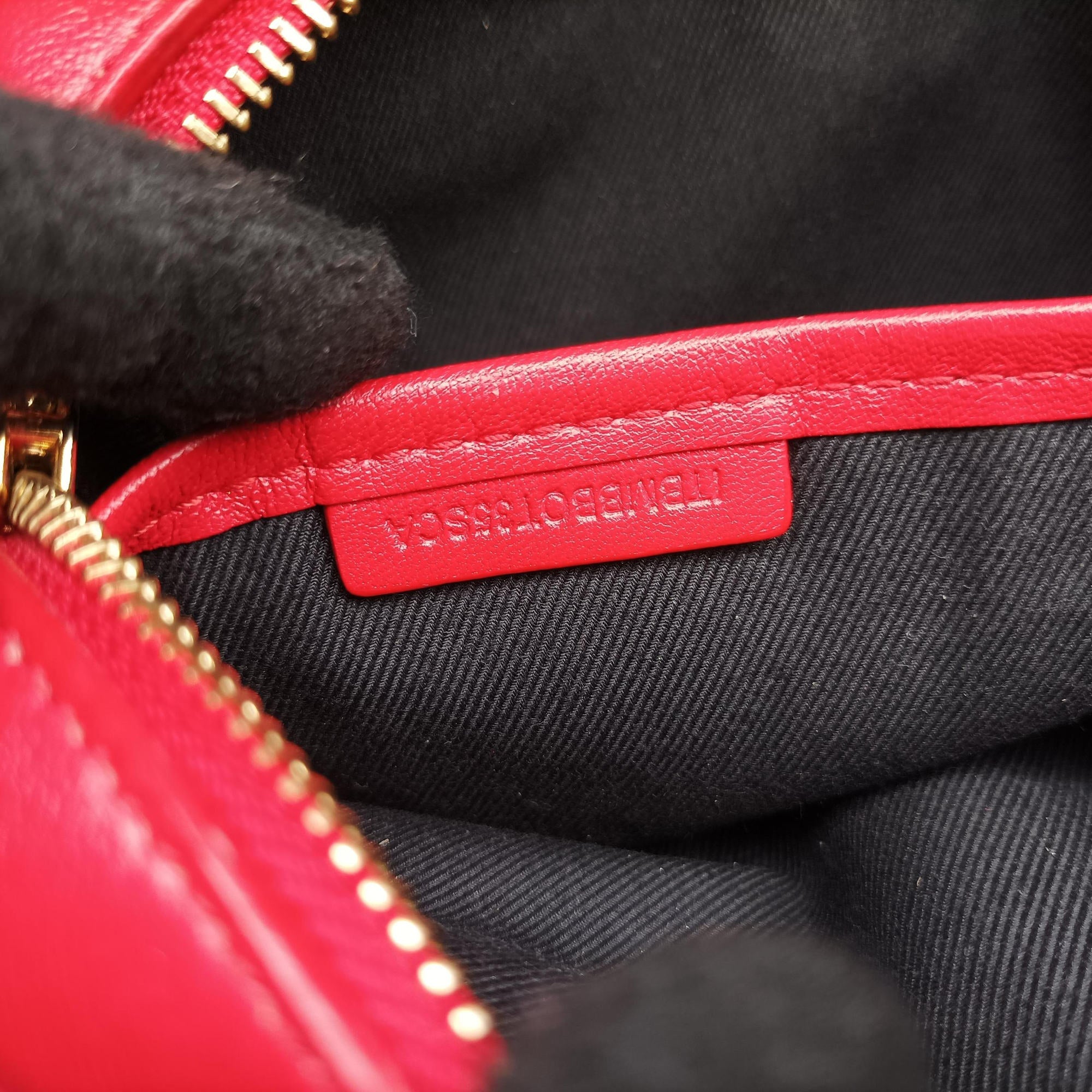 Secondhand Burberry Logo TB Camera Red Leather  shoulderbag | stylenewstar