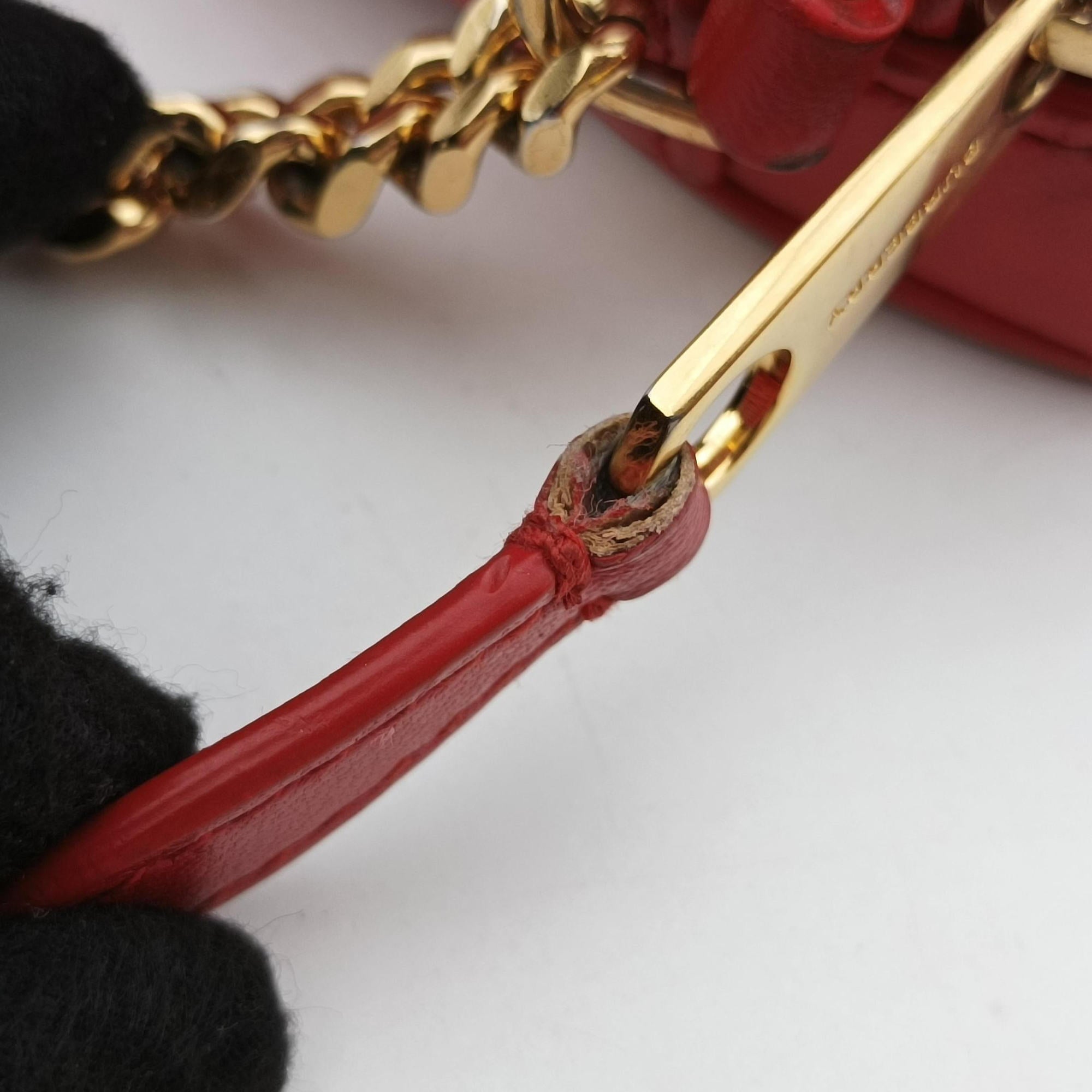 Secondhand Burberry Logo TB Camera Red Leather  shoulderbag | stylenewstar