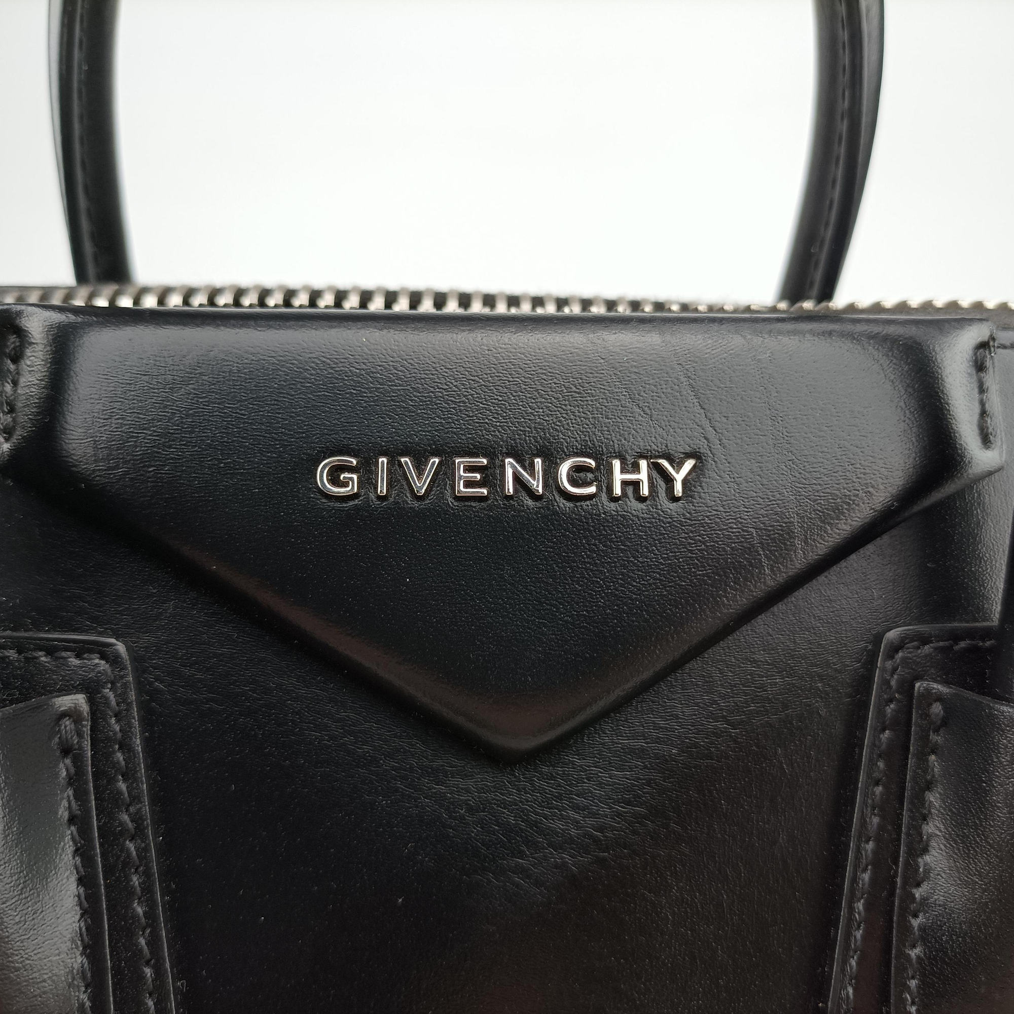 Vintage Givenchy Antigona Black leather  shoulderbag | stylenewstar