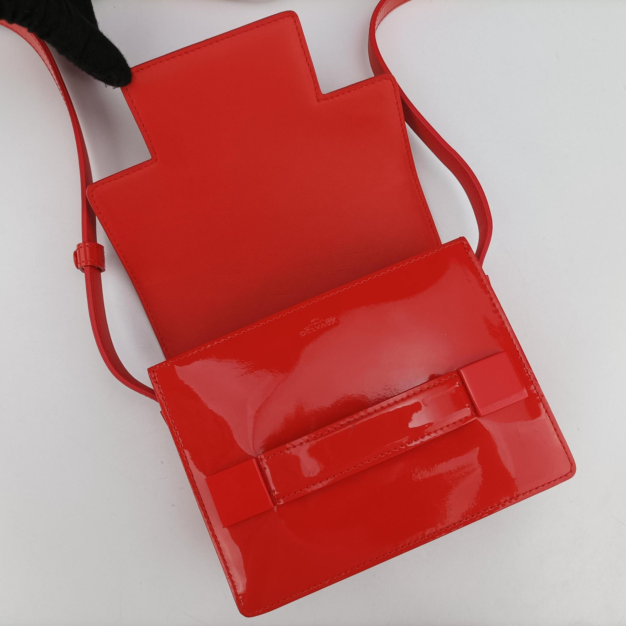 Secondhand Delvaux Madame Red patent  shoulderbag | stylenewstar