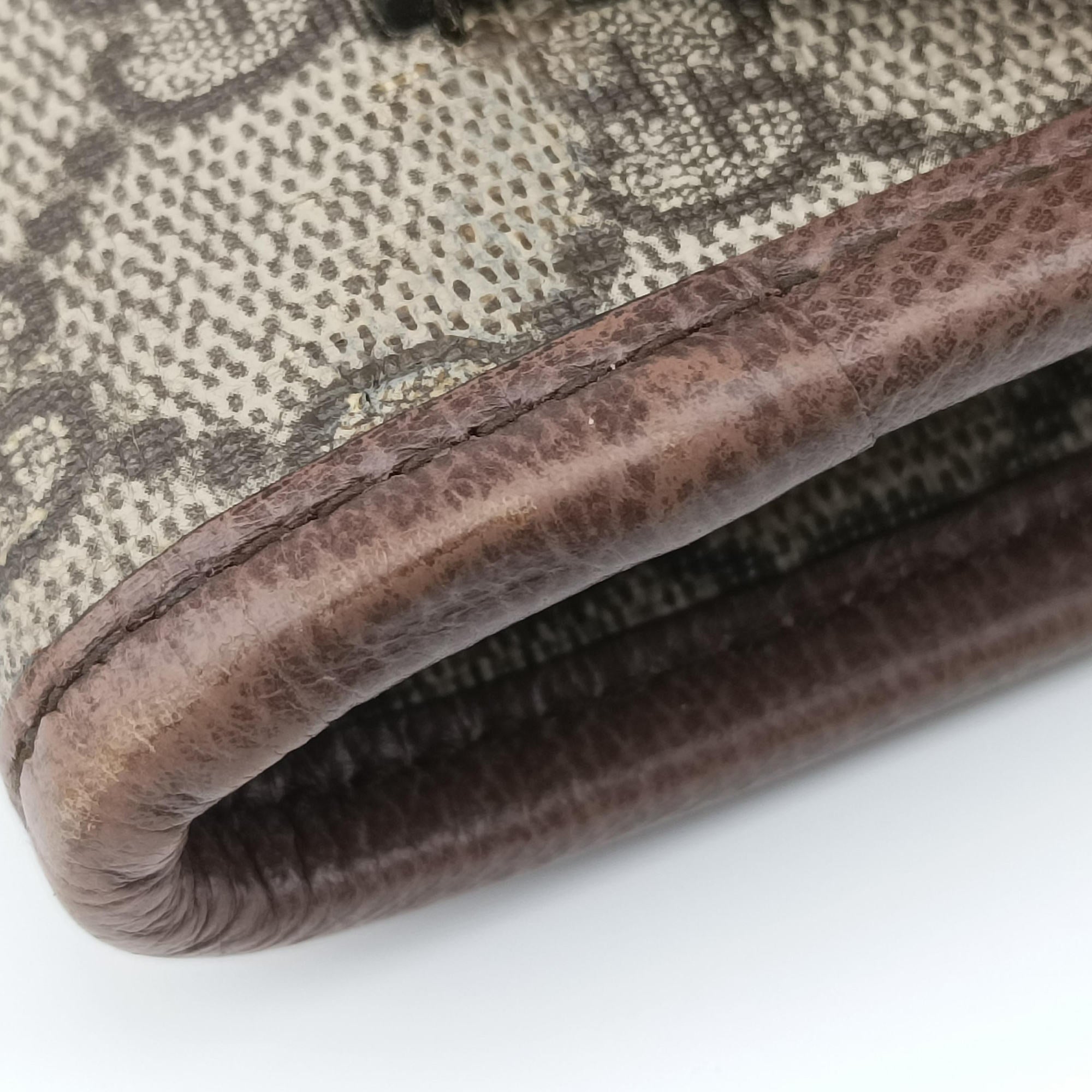 Vintage Gucci NEO VINTAGE GG Supreme Beige×red×green PVC coated canvas 493930 shoulderbag | stylenewstar