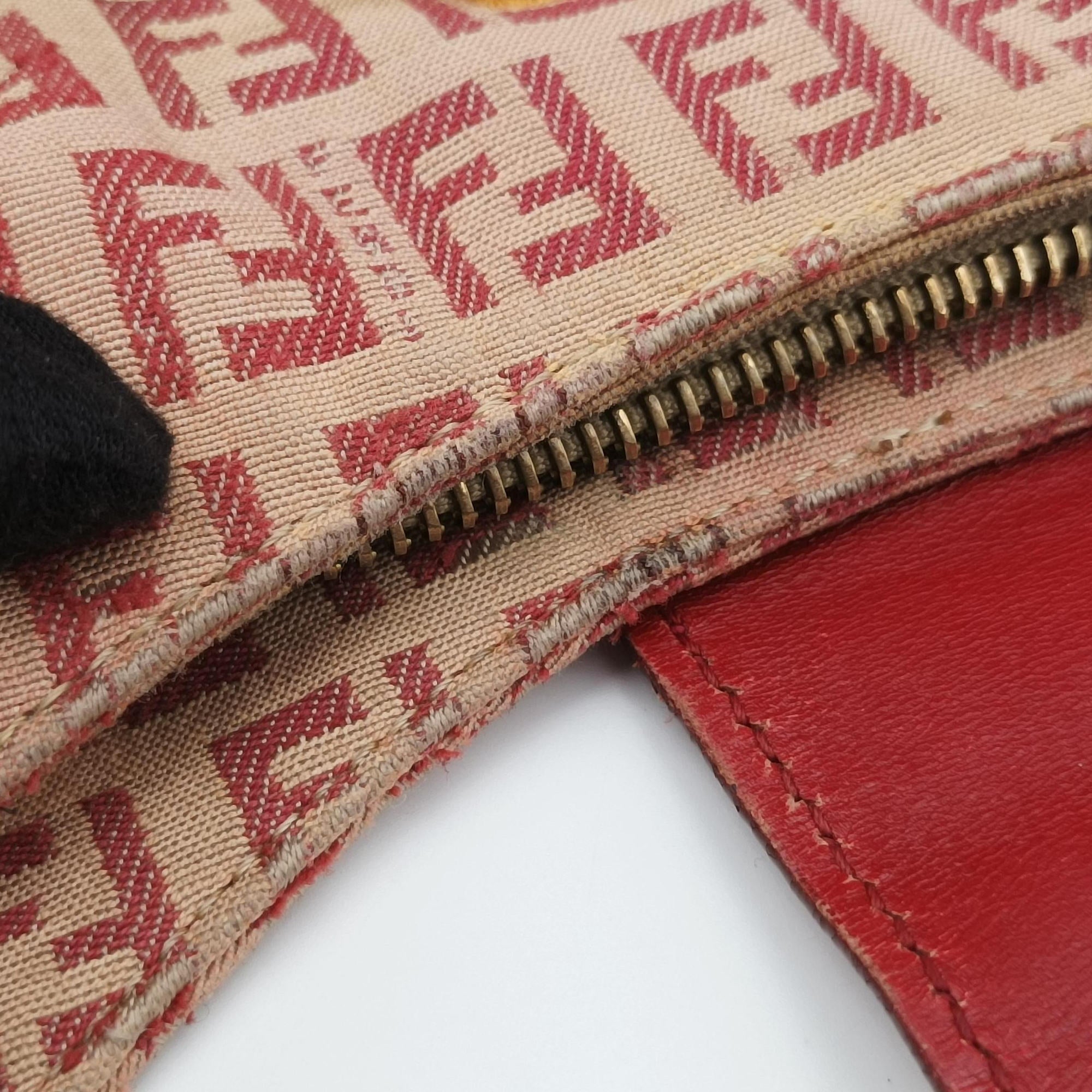 Pre-owned Fendi Zucchino Beige x Red canvas xLeather 8BR036 shoulderbag | stylenewstar