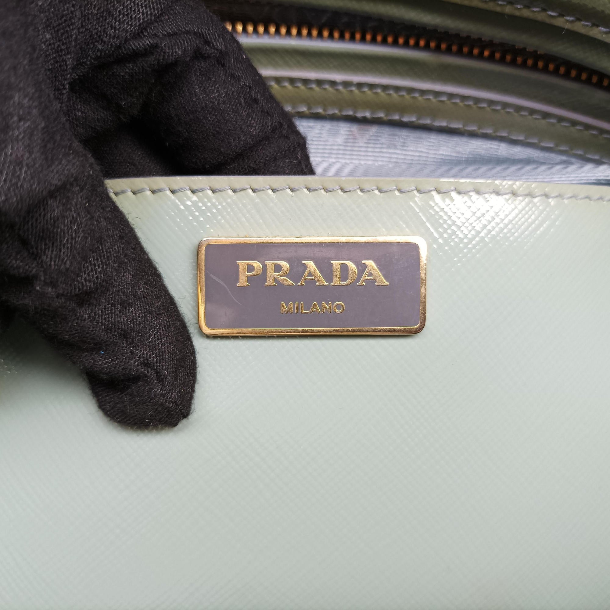 Pre-owned Prada Galleria green Patent BN2274 shoulderbag | stylenewstar