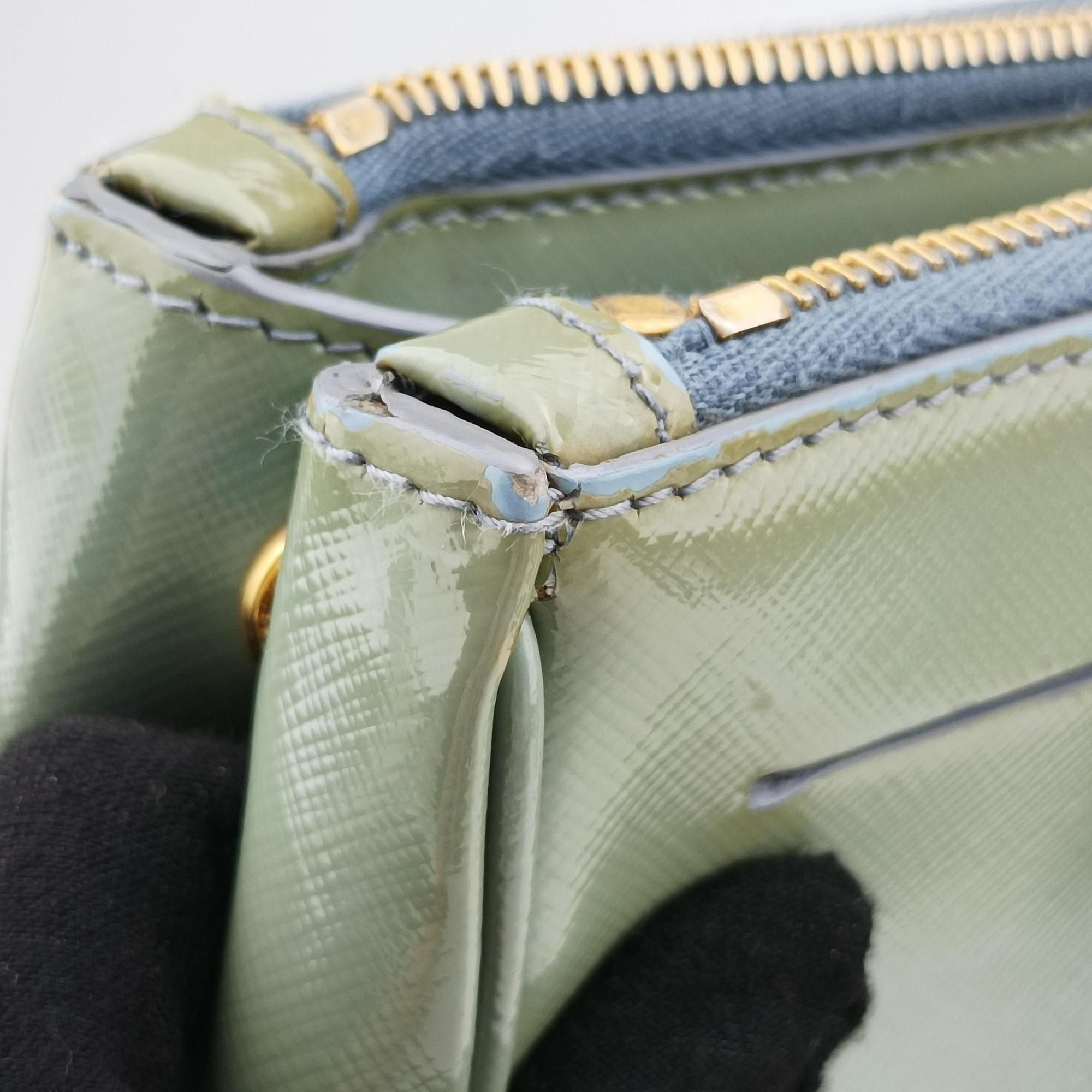 Pre-owned Prada Galleria green Patent BN2274 shoulderbag | stylenewstar