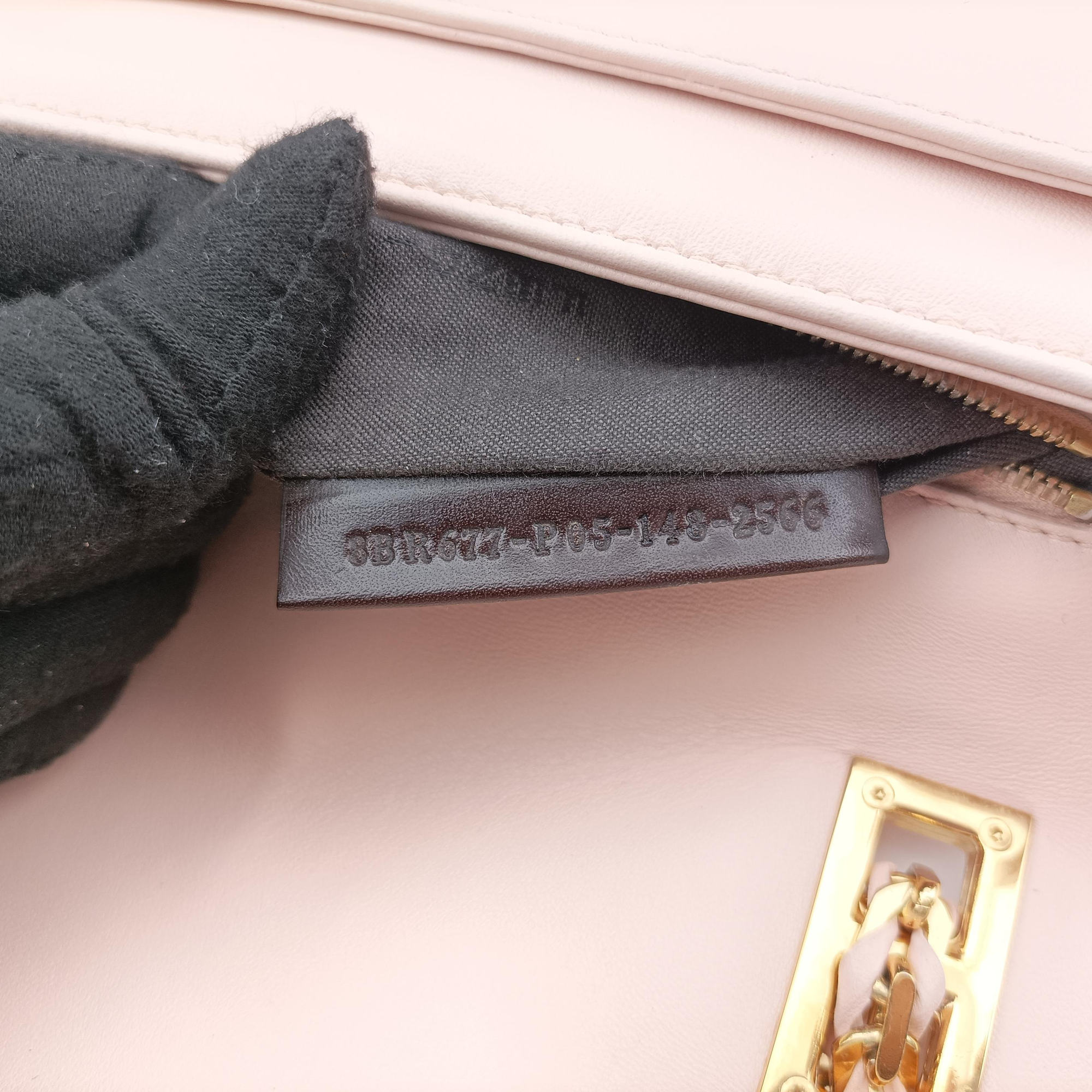 Secondhand Fendi Be Baguette Pink Leather 8BR677 shoulderbag | stylenewstar