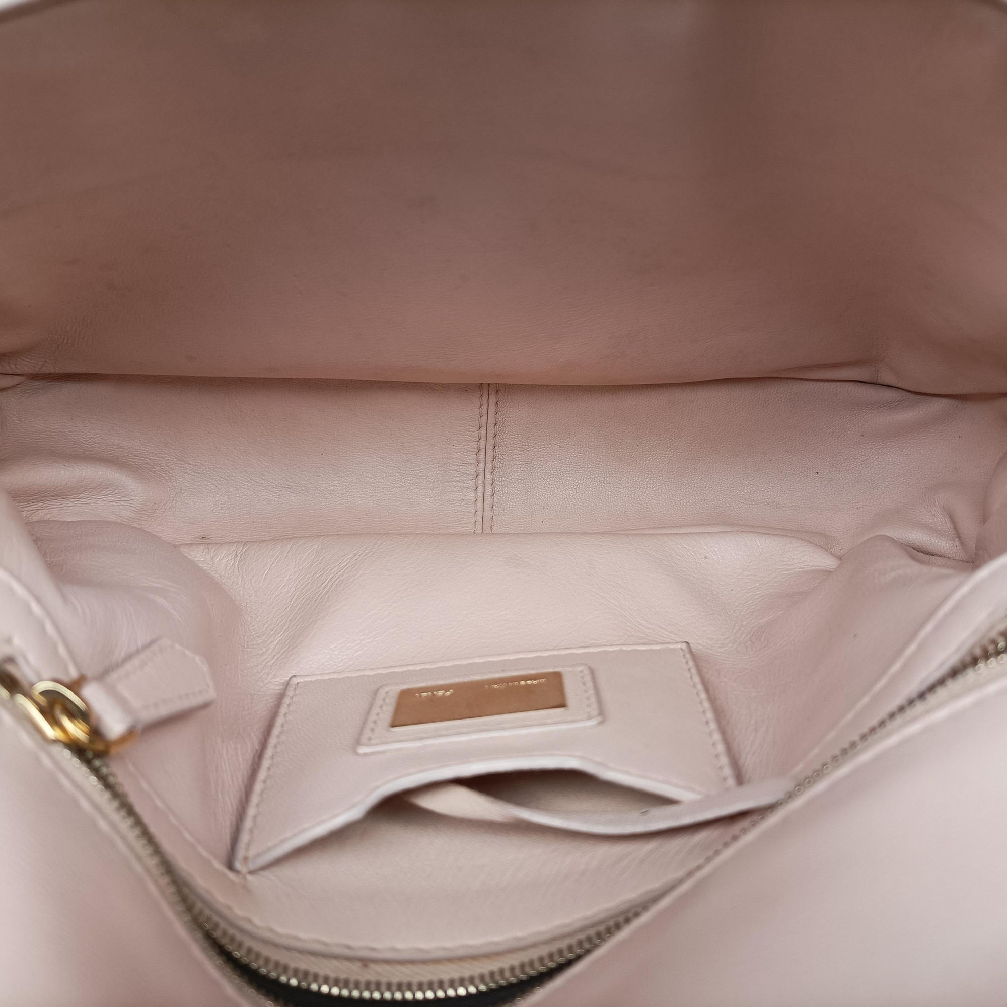 Secondhand Fendi Be Baguette Pink Leather 8BR677 shoulderbag | stylenewstar