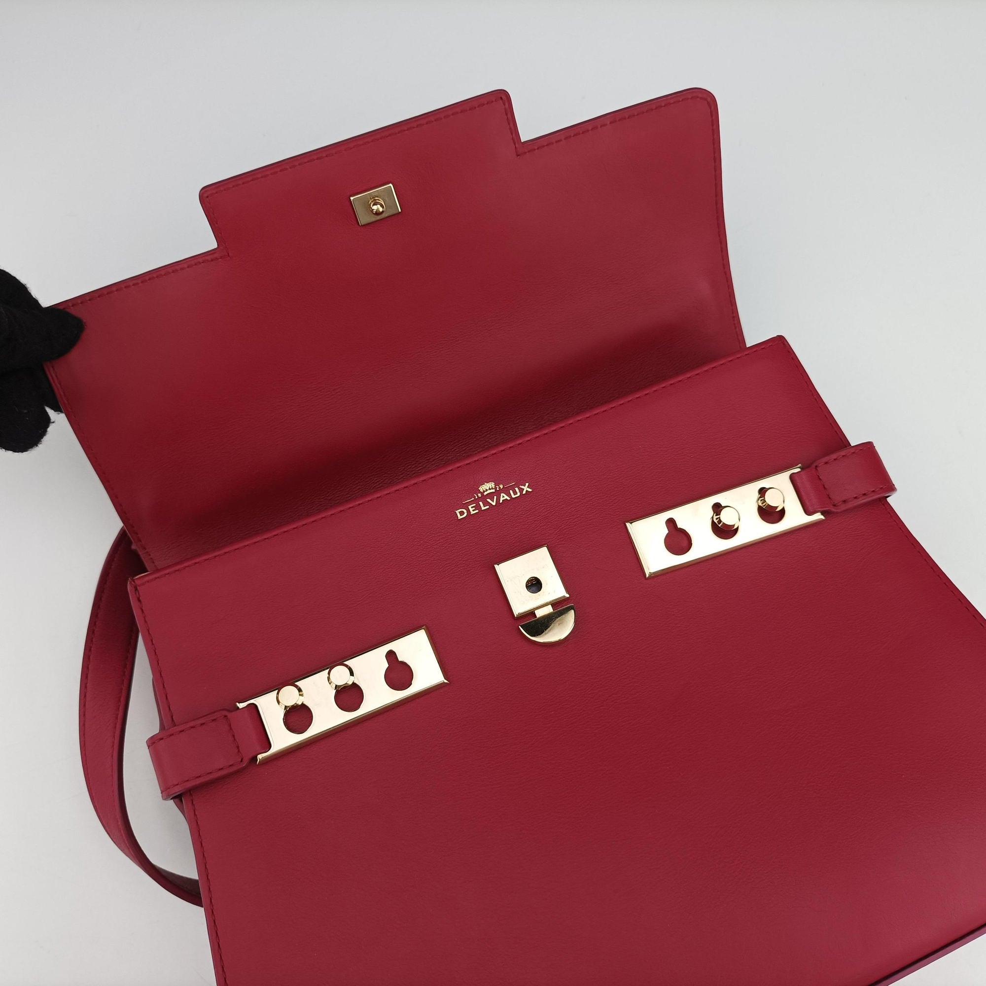 Secondhand Delvaux Tan pete Rose Leather  shoulderbag | stylenewstar