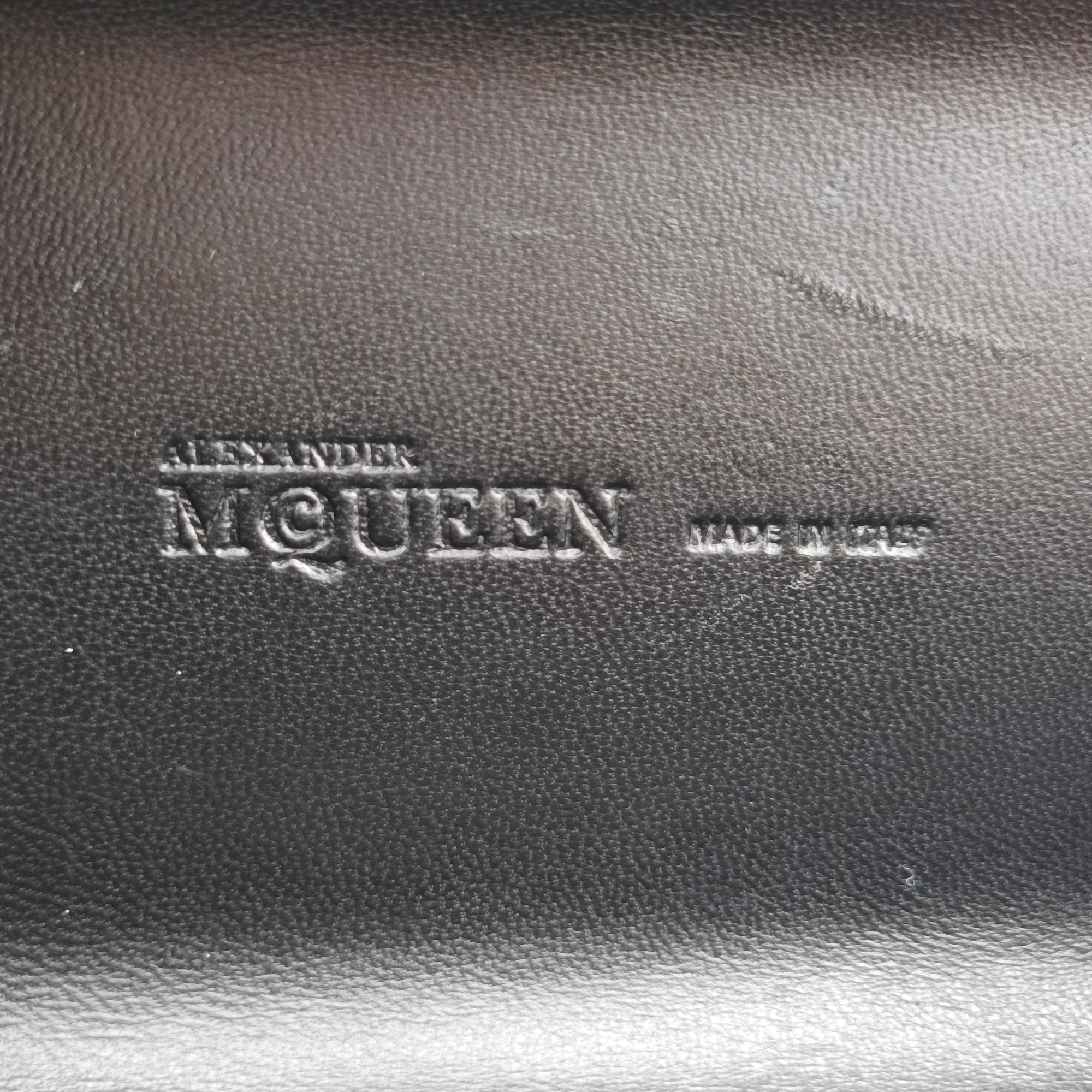 Pre-owned Alexander McQueen Skull Box Black silk  clutchbag | stylenewstar