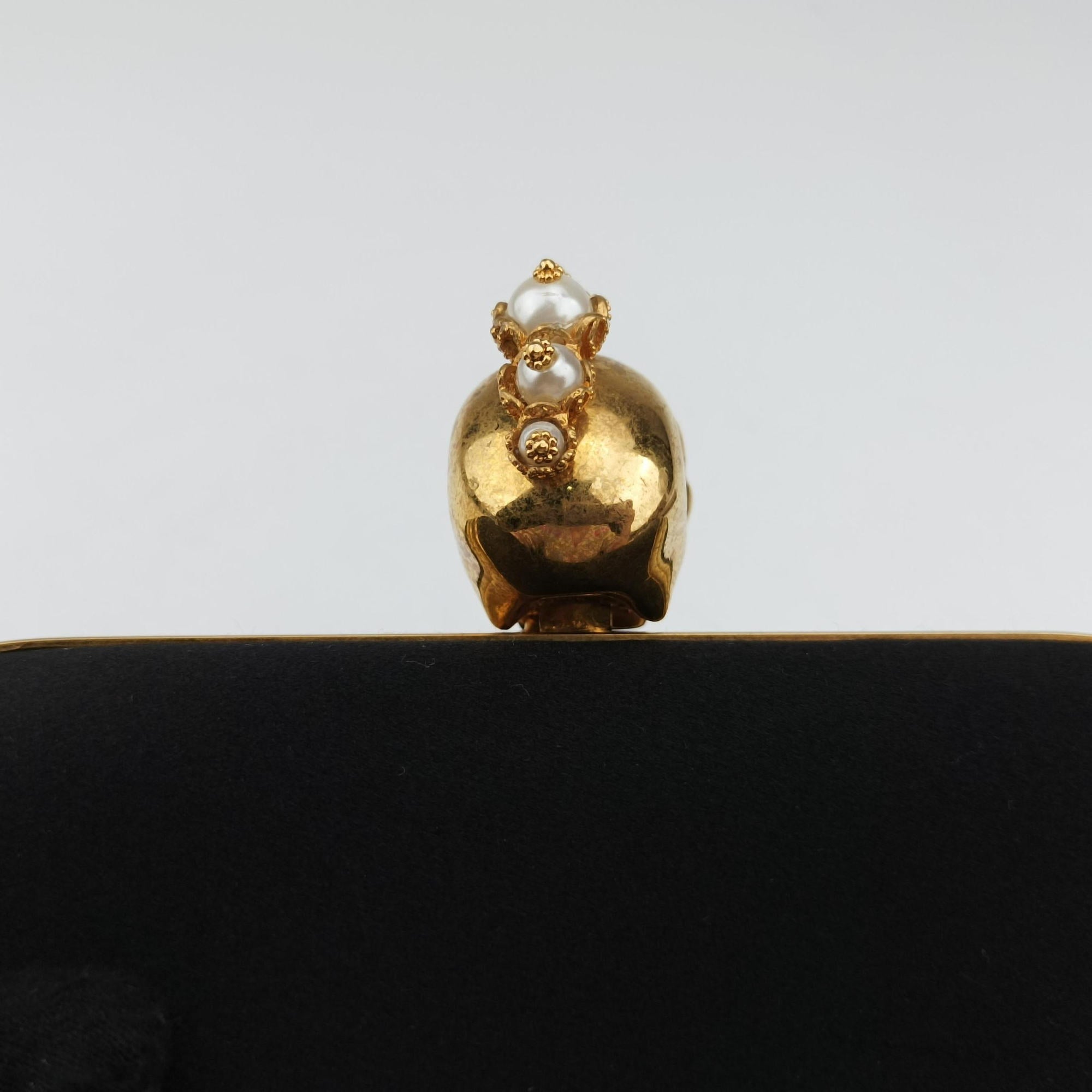 Pre-owned Alexander McQueen Skull Box Black silk  clutchbag | stylenewstar