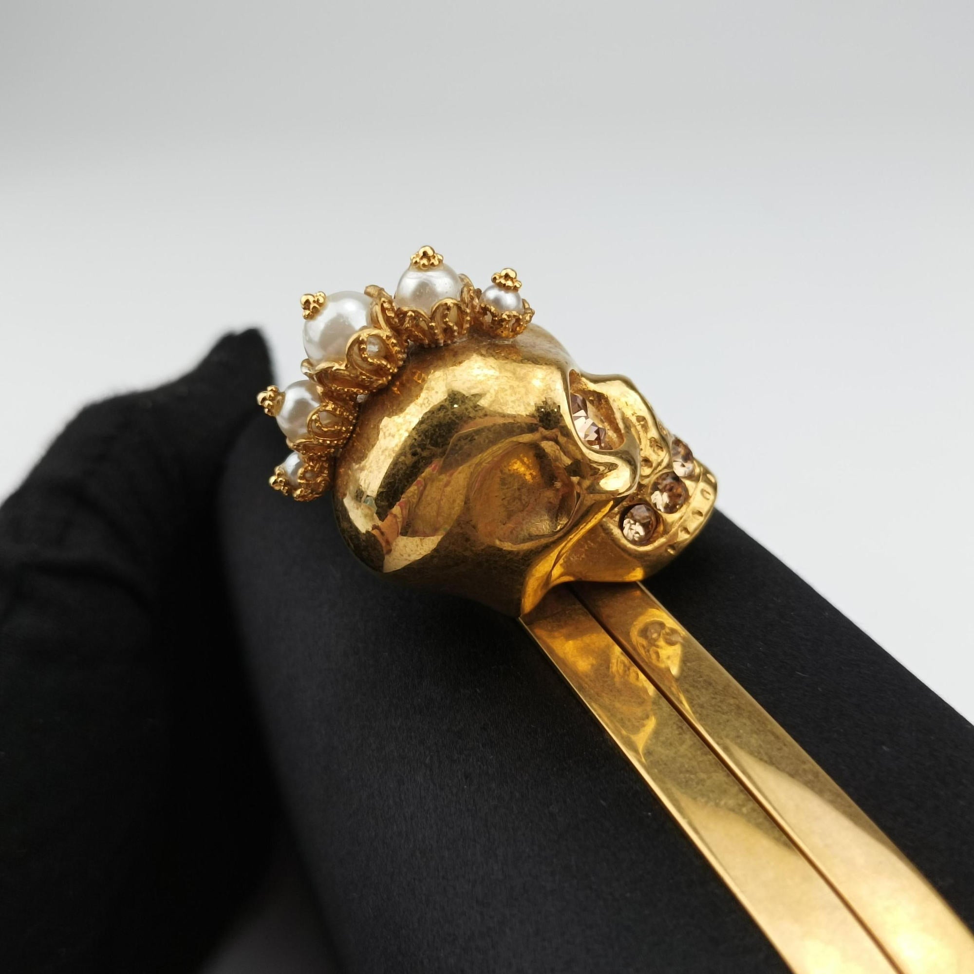 Pre-owned Alexander McQueen Skull Box Black silk  clutchbag | stylenewstar