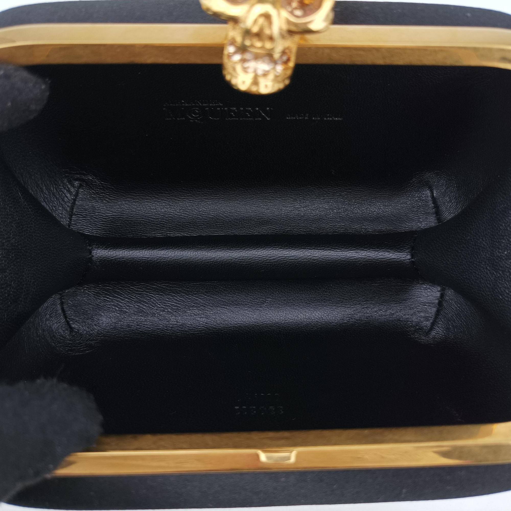 Pre-owned Alexander McQueen Skull Box Black silk  clutchbag | stylenewstar