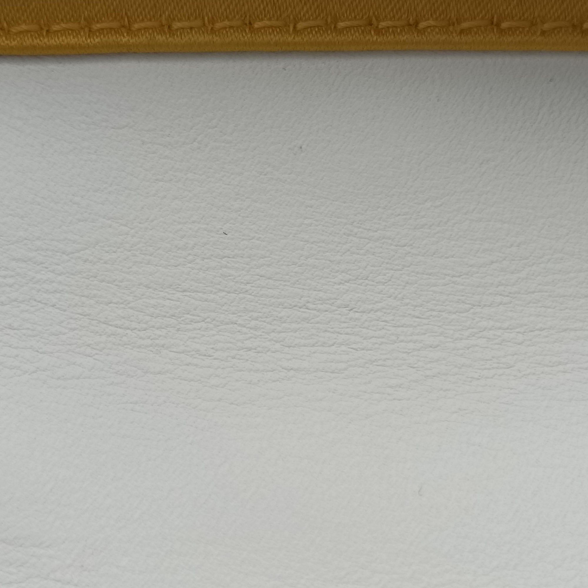 Pre-owned Fendi Fendace Brooch Mini Baguette White Leather 8BS066 shoulderbag | stylenewstar