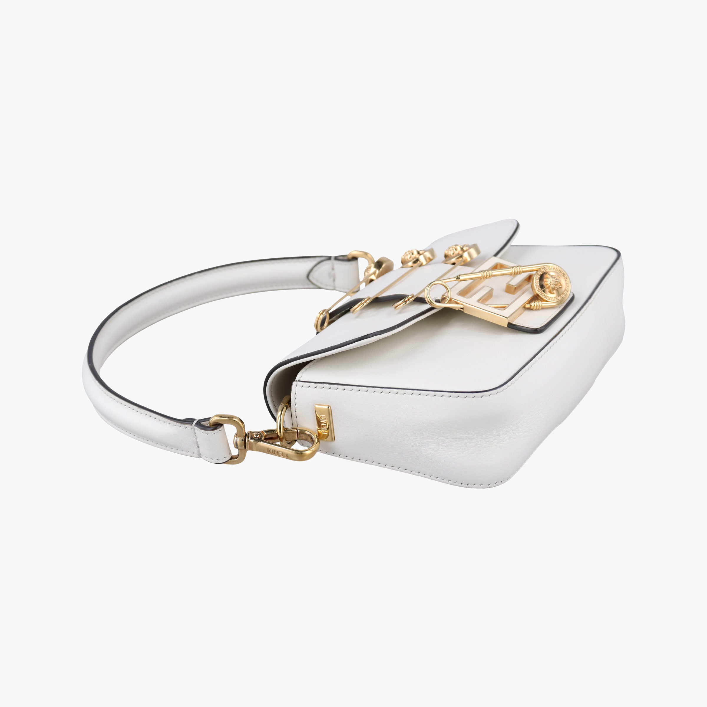 Pre-owned Fendi Fendace Brooch Mini Baguette White Leather 8BS066 shoulderbag | stylenewstar