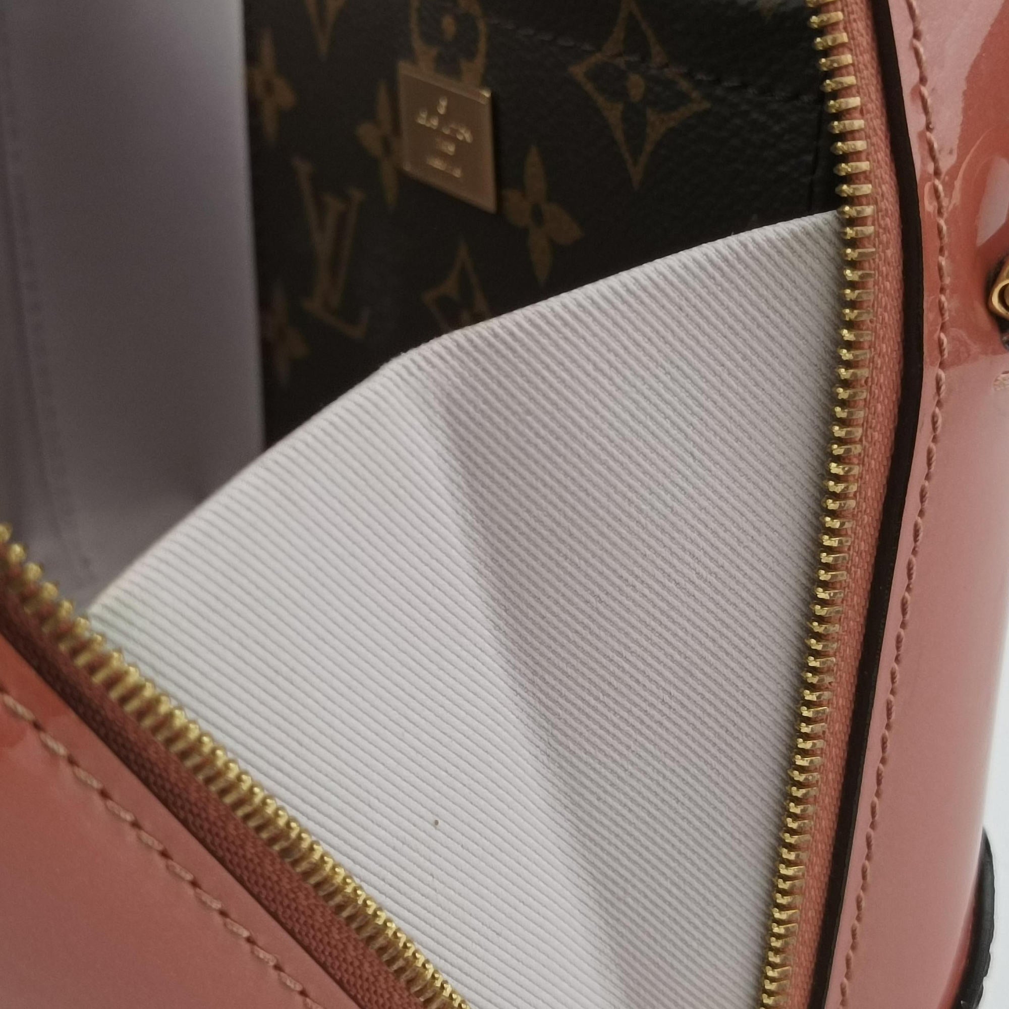 Pre-owned Louis Vuitton Miroir Venice Vieux Rose Vernis M53546 shoulderbag | stylenewstar