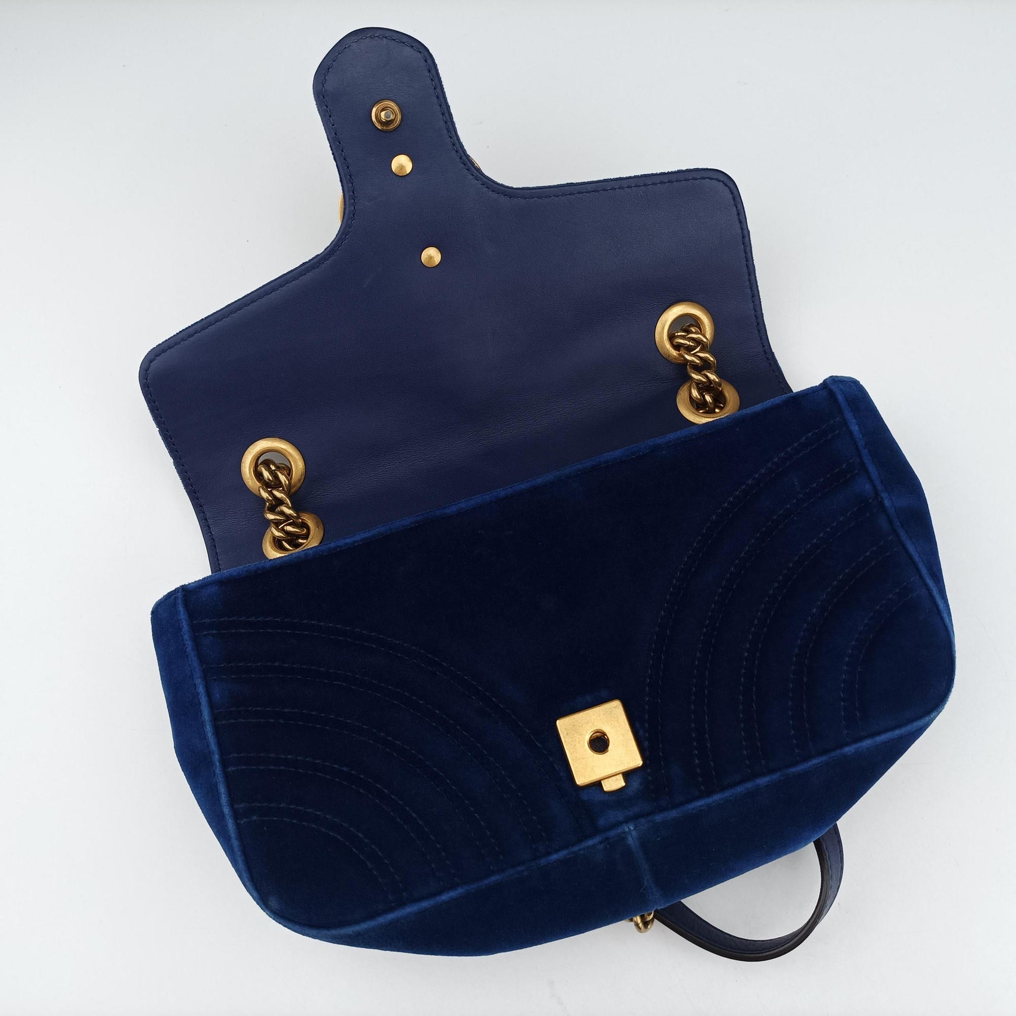 Pre-owned Gucci GG Marmont Blue velour 446744 shoulderbag | stylenewstar