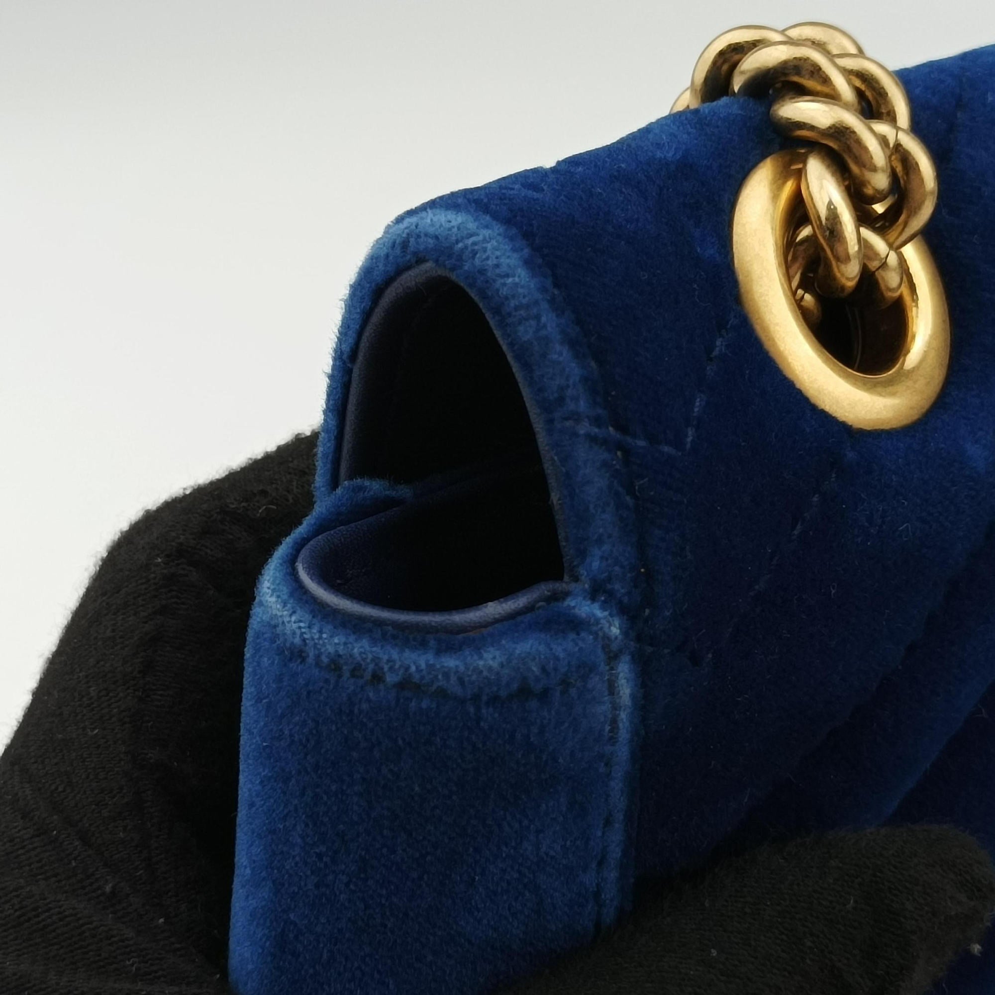 Pre-owned Gucci GG Marmont Blue velour 446744 shoulderbag | stylenewstar