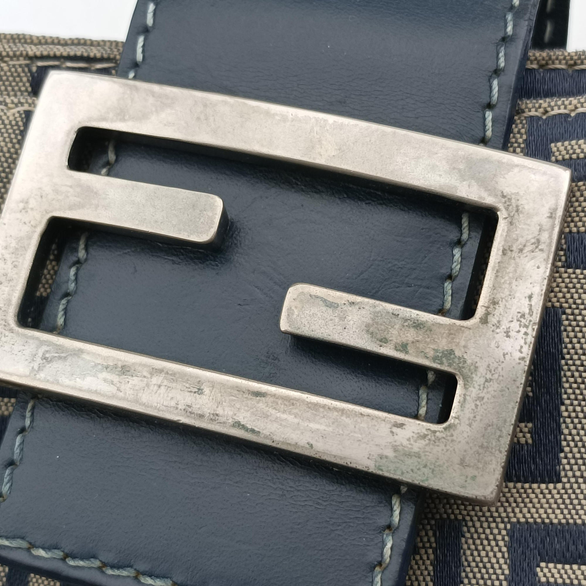 Pre-owned Fendi Zucchino Navy×beige canvas×Leather  shoulderbag | stylenewstar