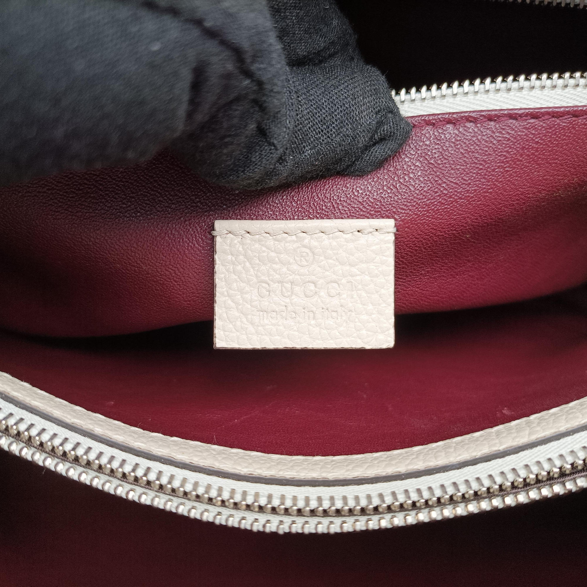 Pre-owned Gucci Zumi White Leather 564714 shoulderbag | stylenewstar