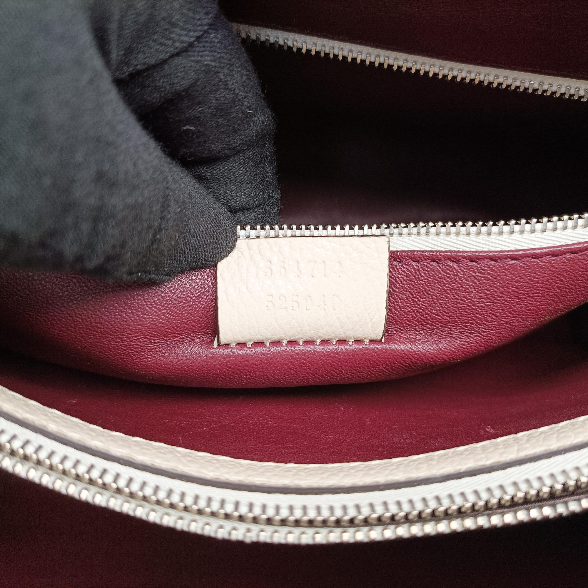 Pre-owned Gucci Zumi White Leather 564714 shoulderbag | stylenewstar