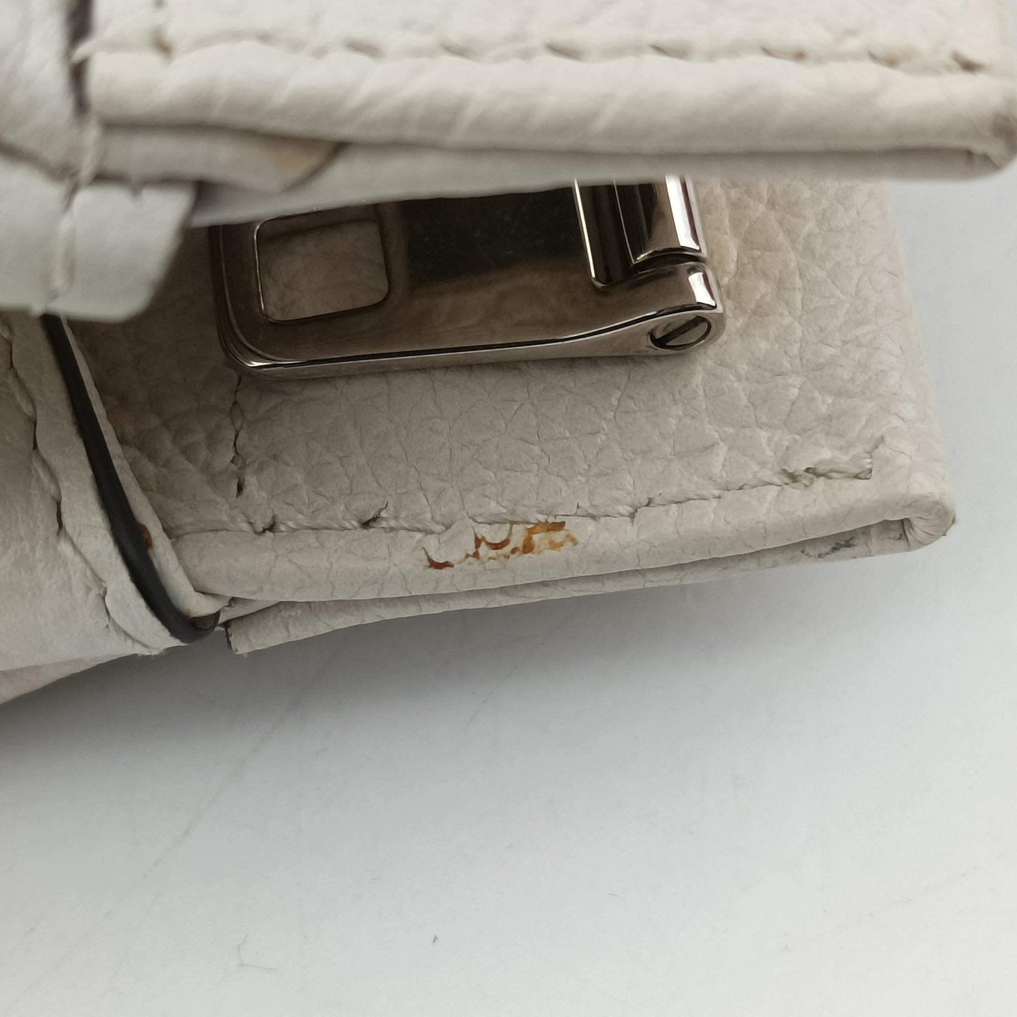 Pre-owned Gucci Zumi White Leather 564714 shoulderbag | stylenewstar