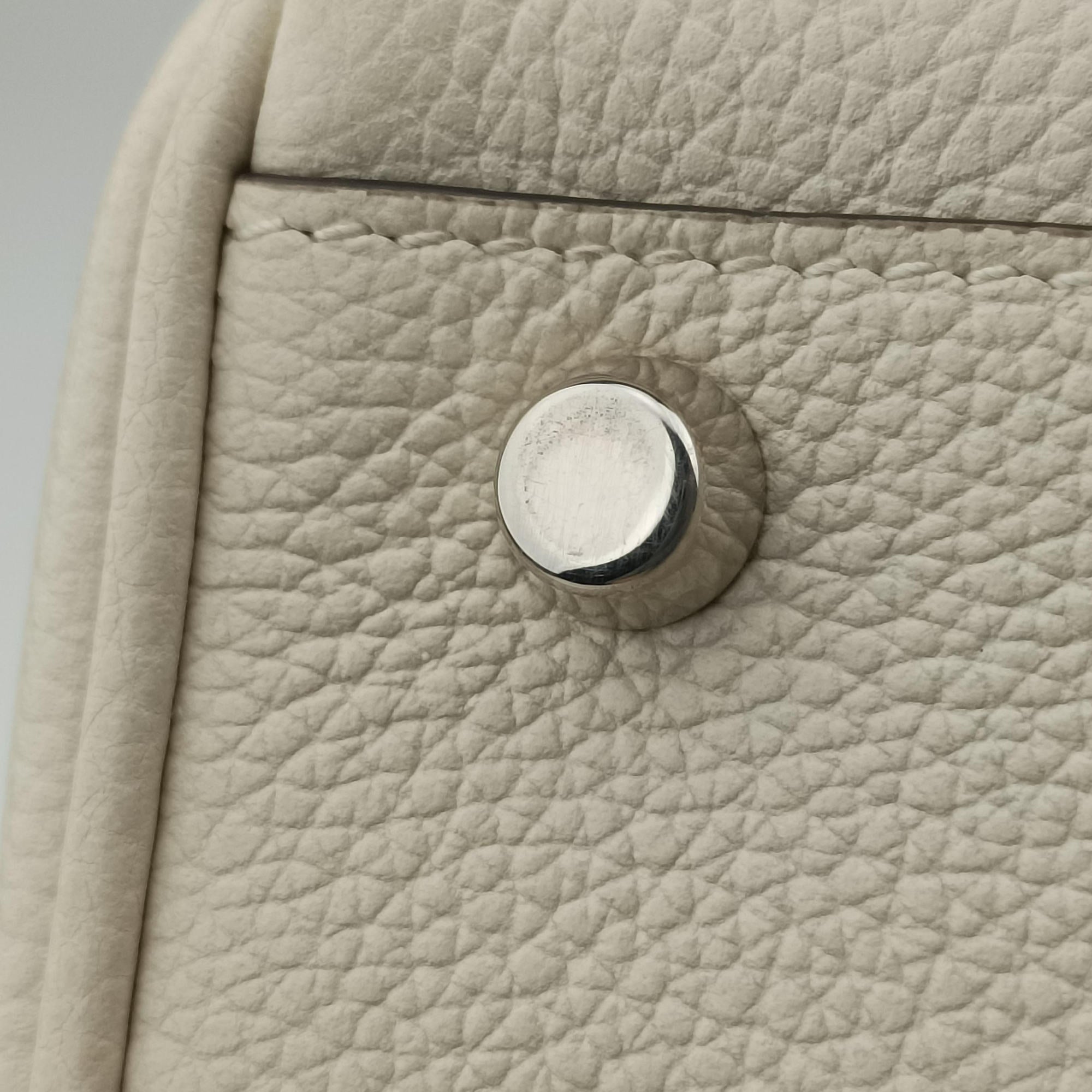 Pre-owned Gucci Zumi White Leather 564714 shoulderbag | stylenewstar