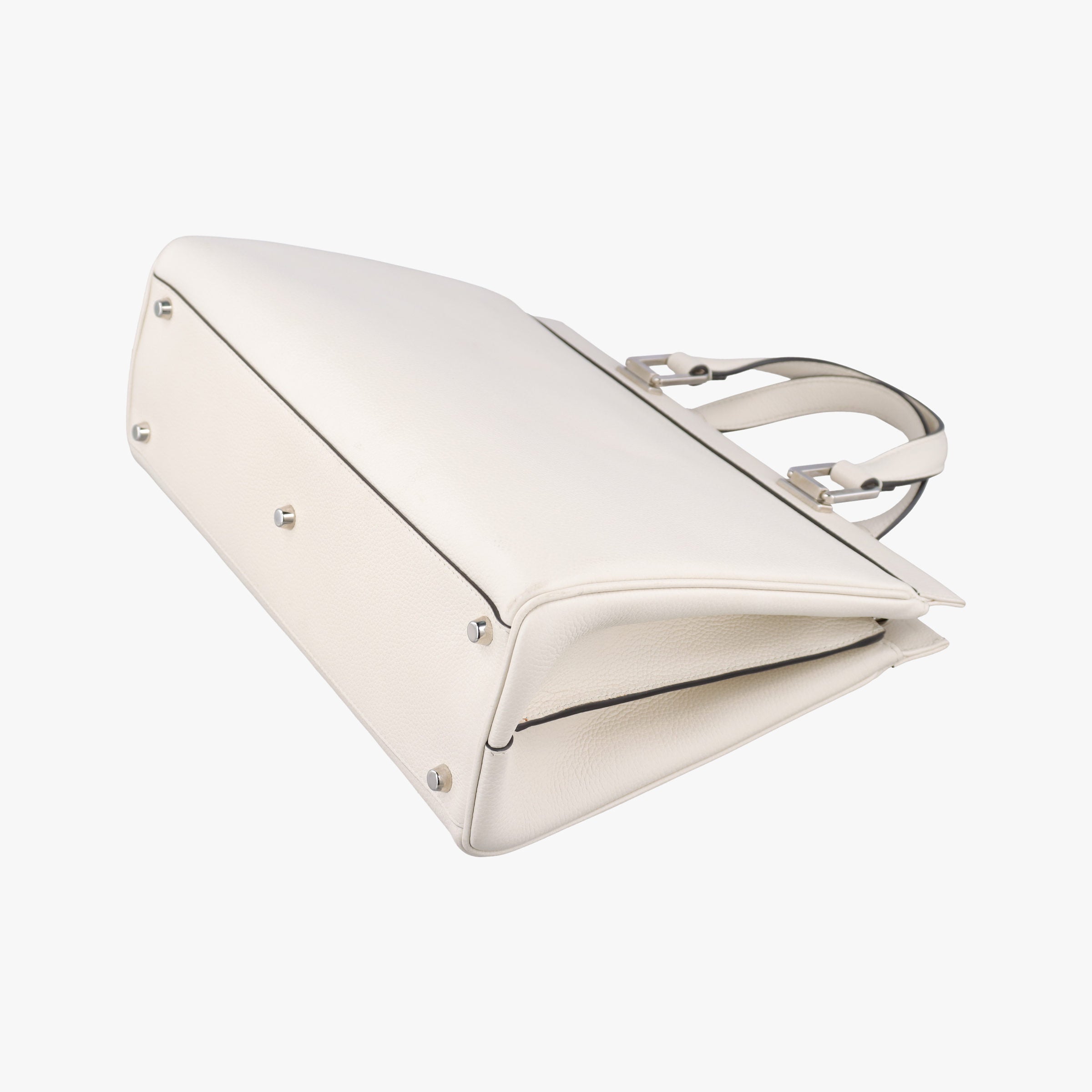 Pre-owned Gucci Zumi White Leather 564714 shoulderbag | stylenewstar