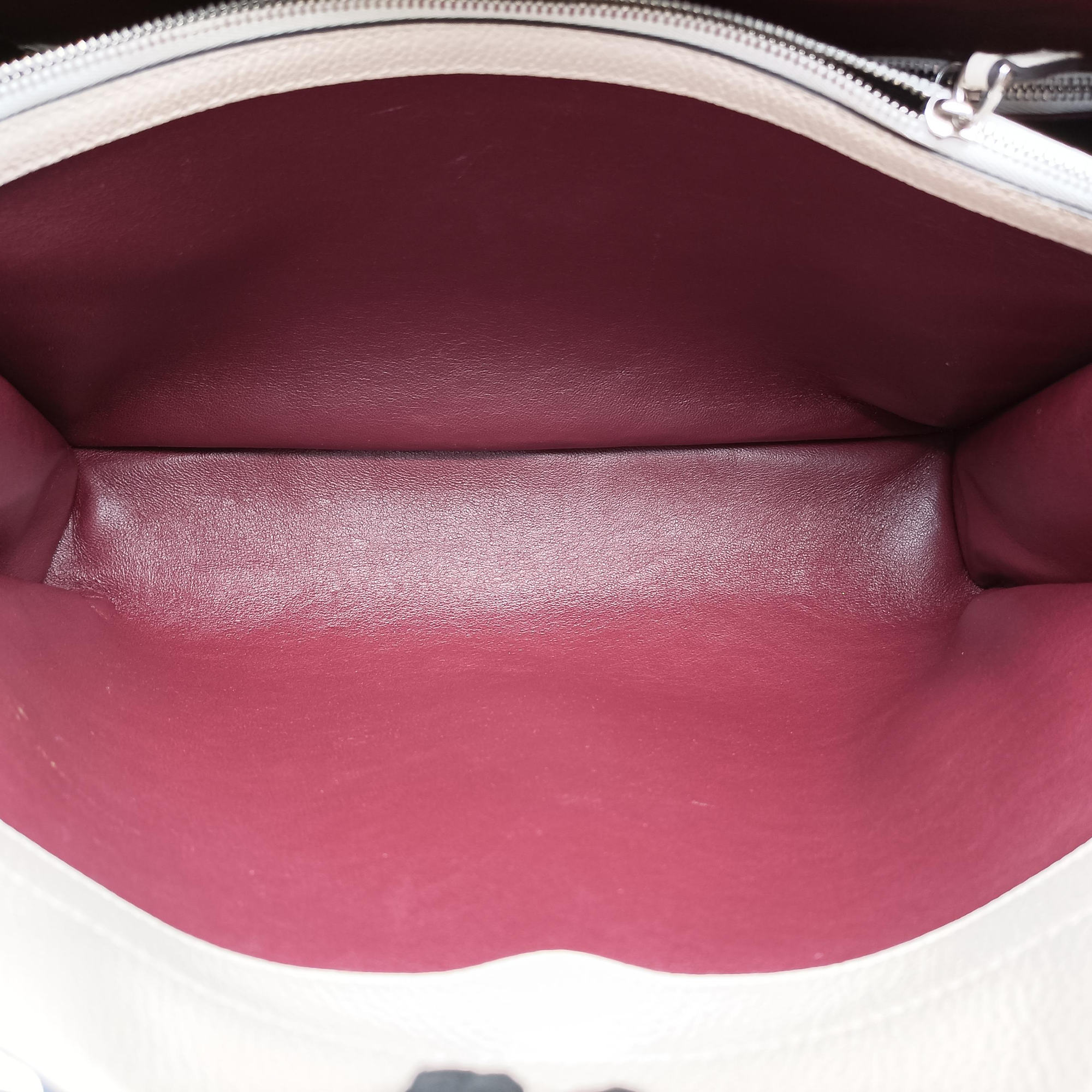 Pre-owned Gucci Zumi White Leather 564714 shoulderbag | stylenewstar
