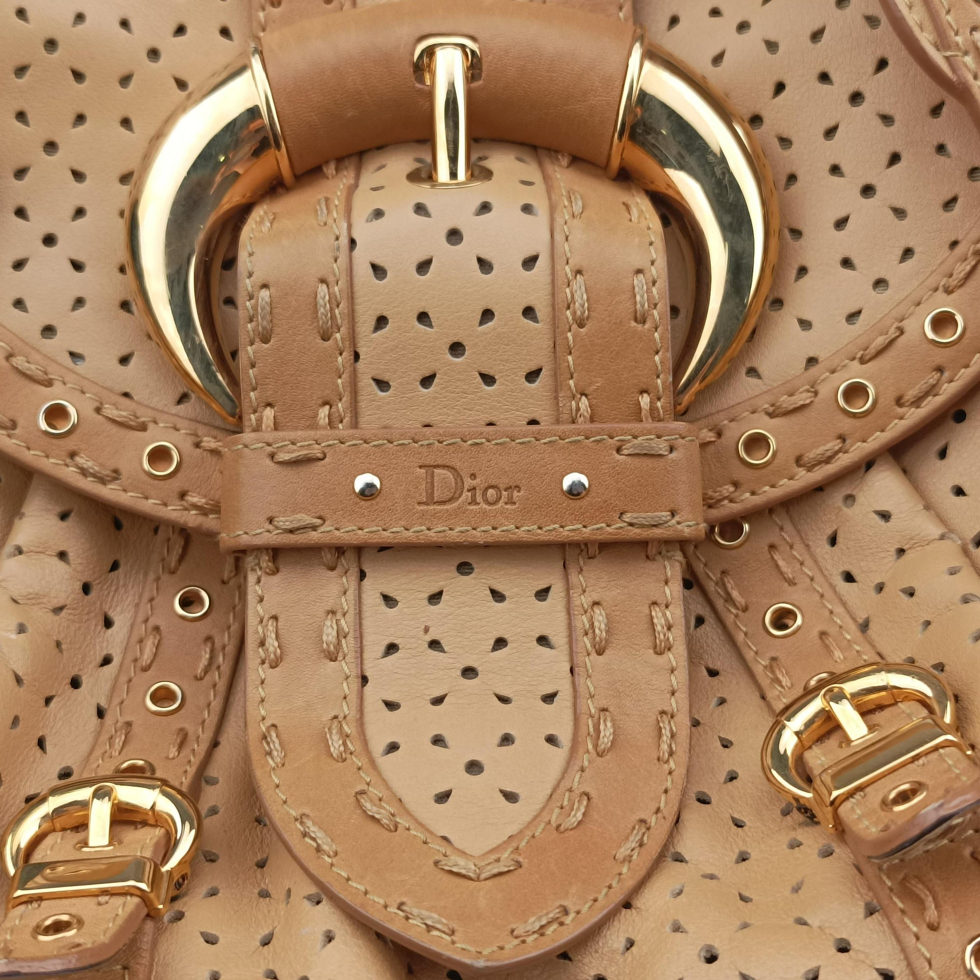 Pre-owned Christian Dior Savane Chic Miel Beige Leather  handbag | stylenewstar