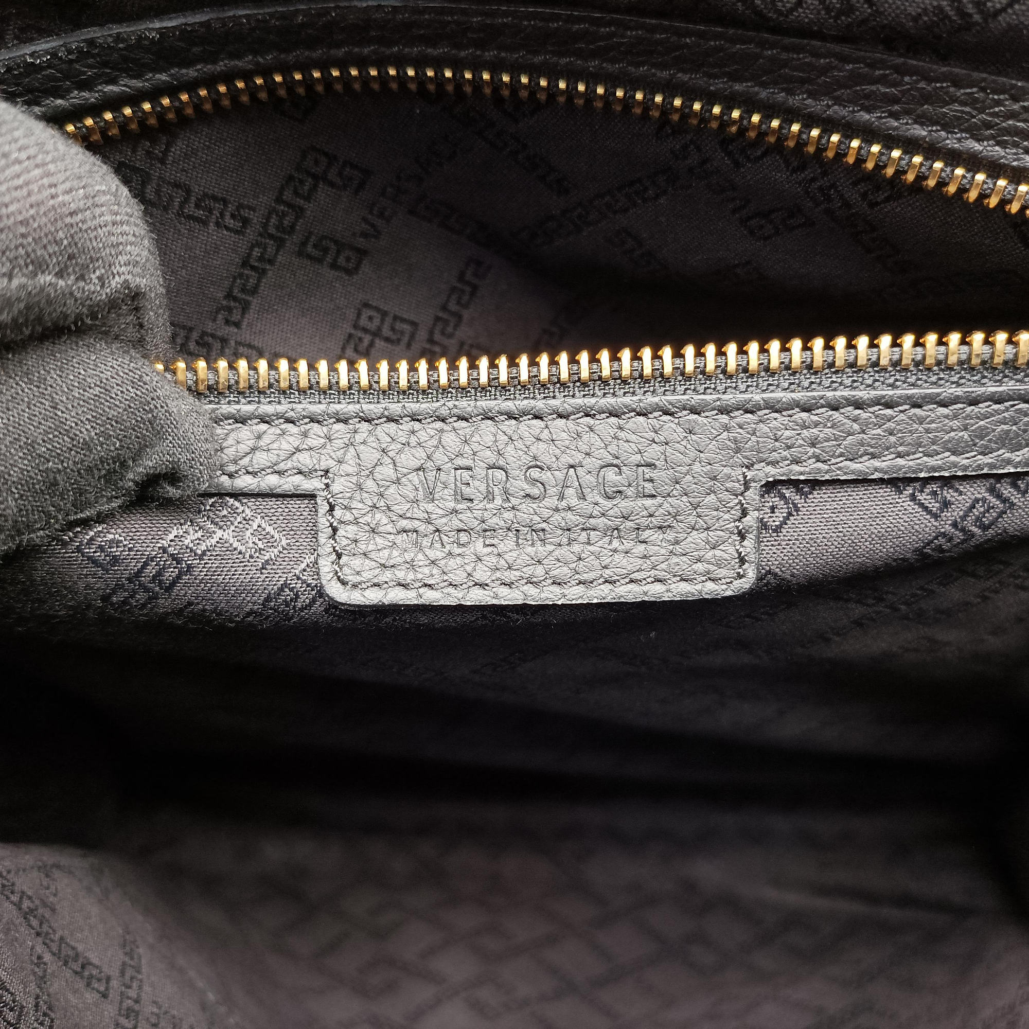 Pre-owned VERSACE Medusa Black Leather  handbag | stylenewstar