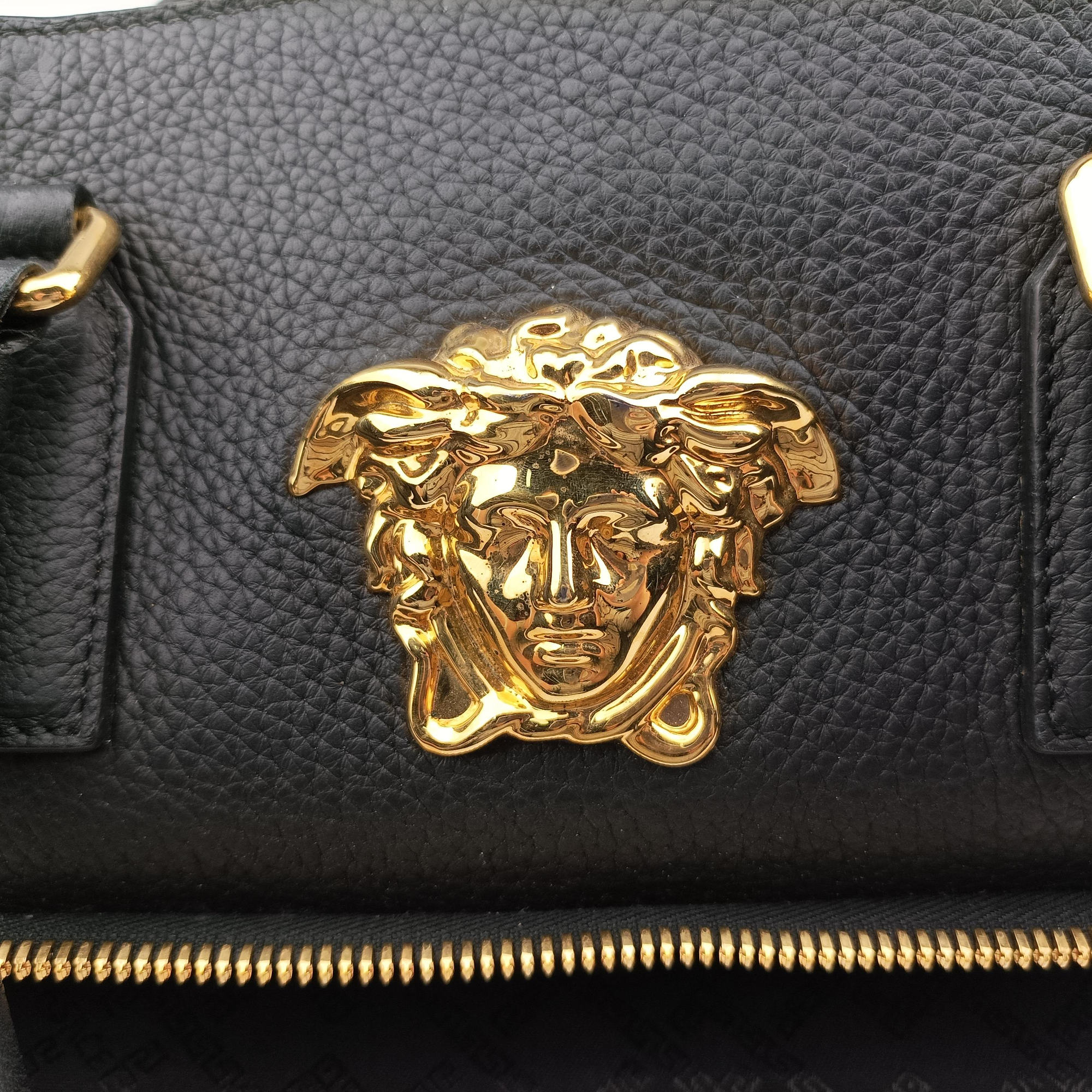 Pre-owned VERSACE Medusa Black Leather  handbag | stylenewstar