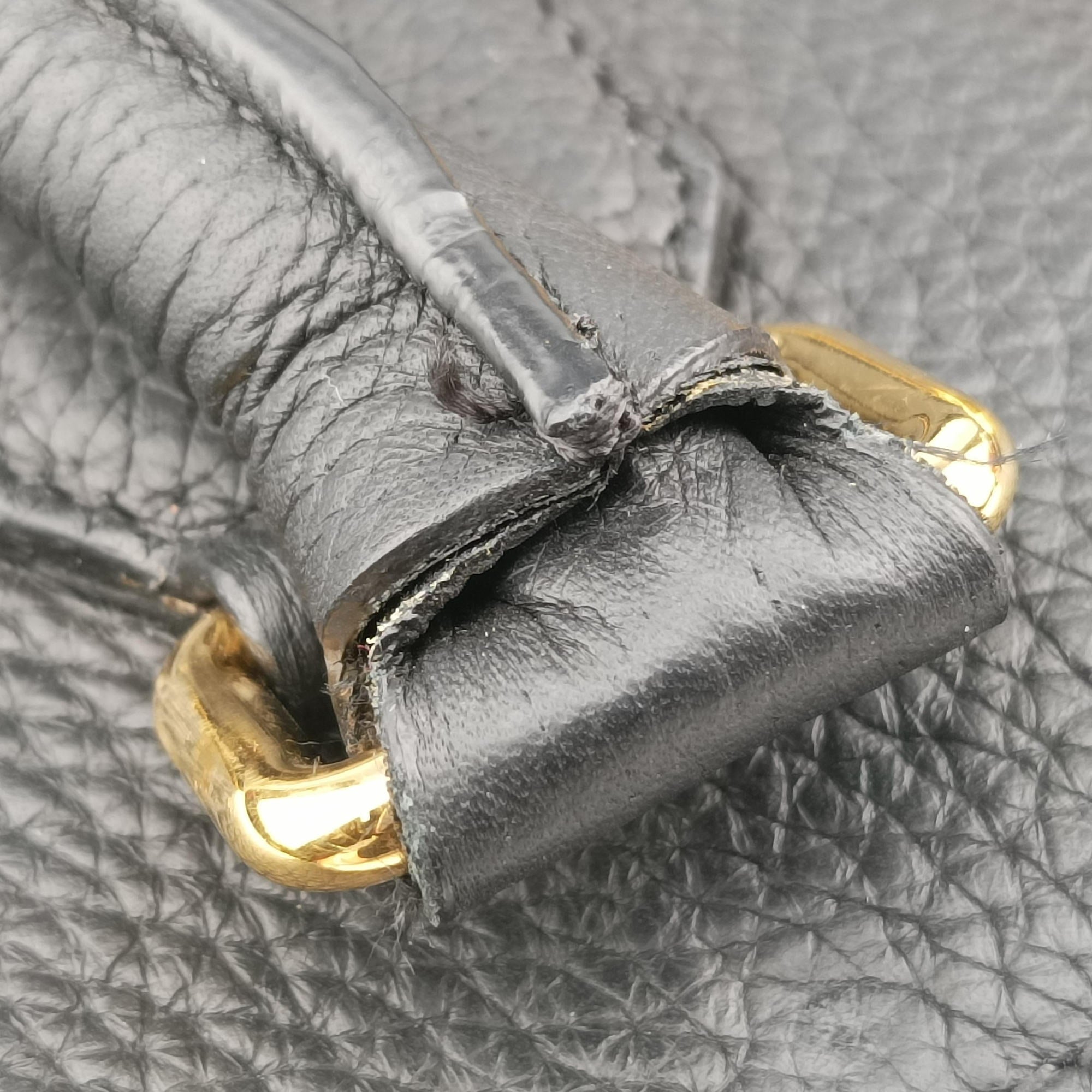 Pre-owned VERSACE Medusa Black Leather  handbag | stylenewstar