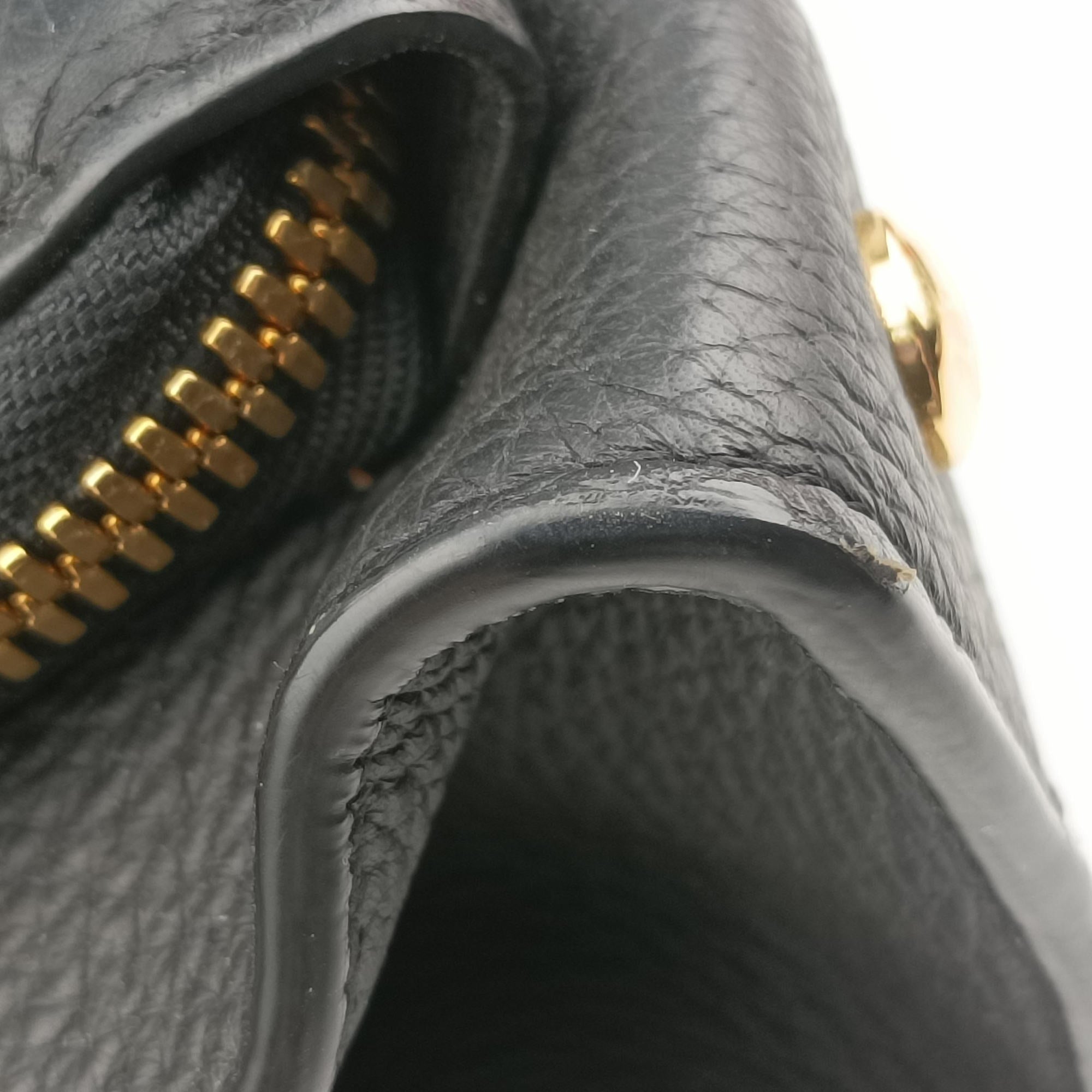 Pre-owned VERSACE Medusa Black Leather  handbag | stylenewstar