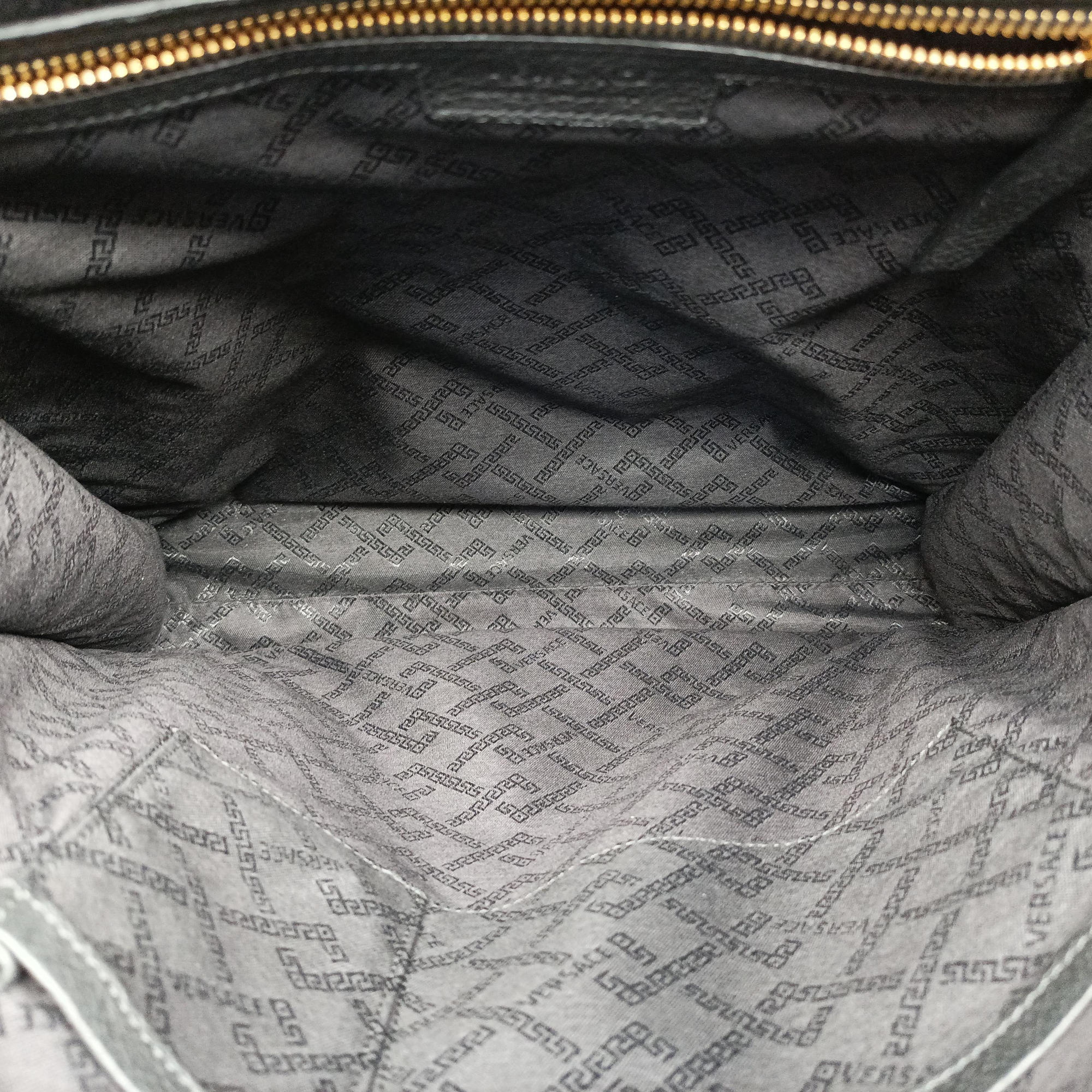 Pre-owned VERSACE Medusa Black Leather  handbag | stylenewstar
