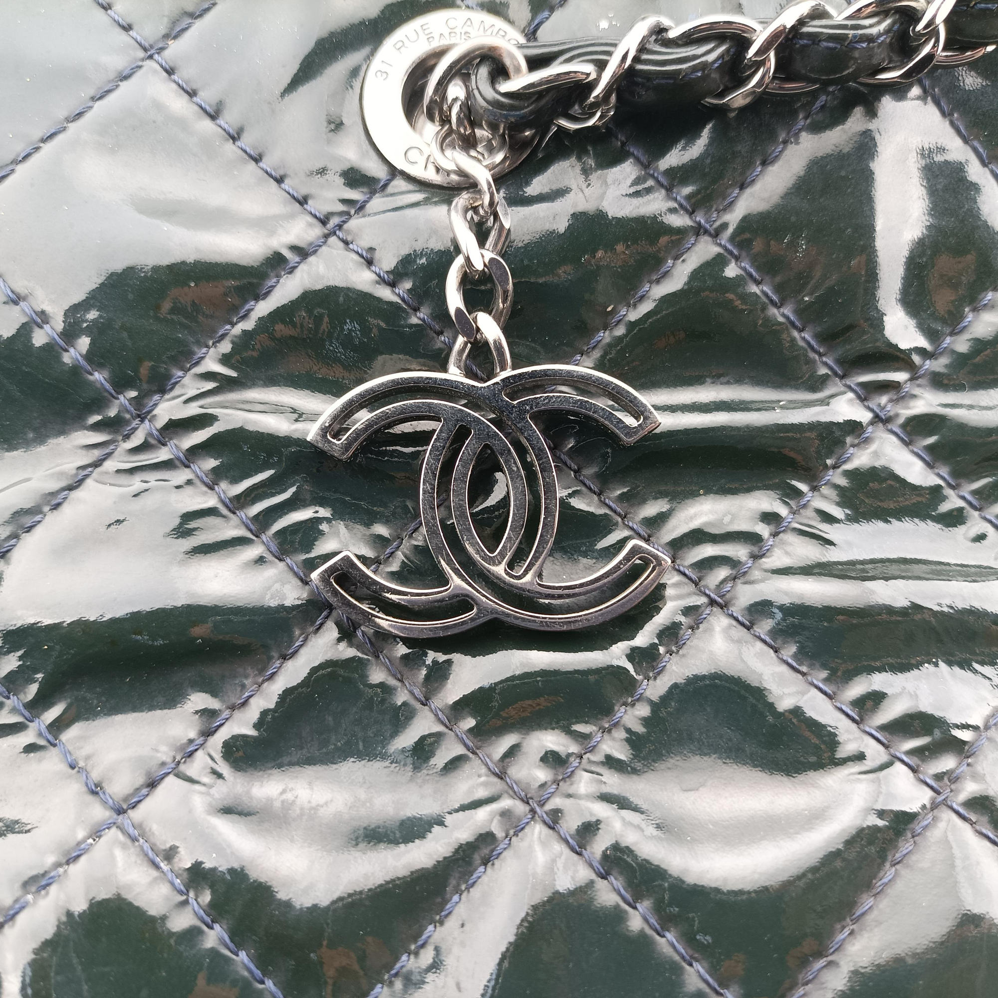 Pre-owned Chanel Matelasse Green Patent Leather A94712 handbag | stylenewstar