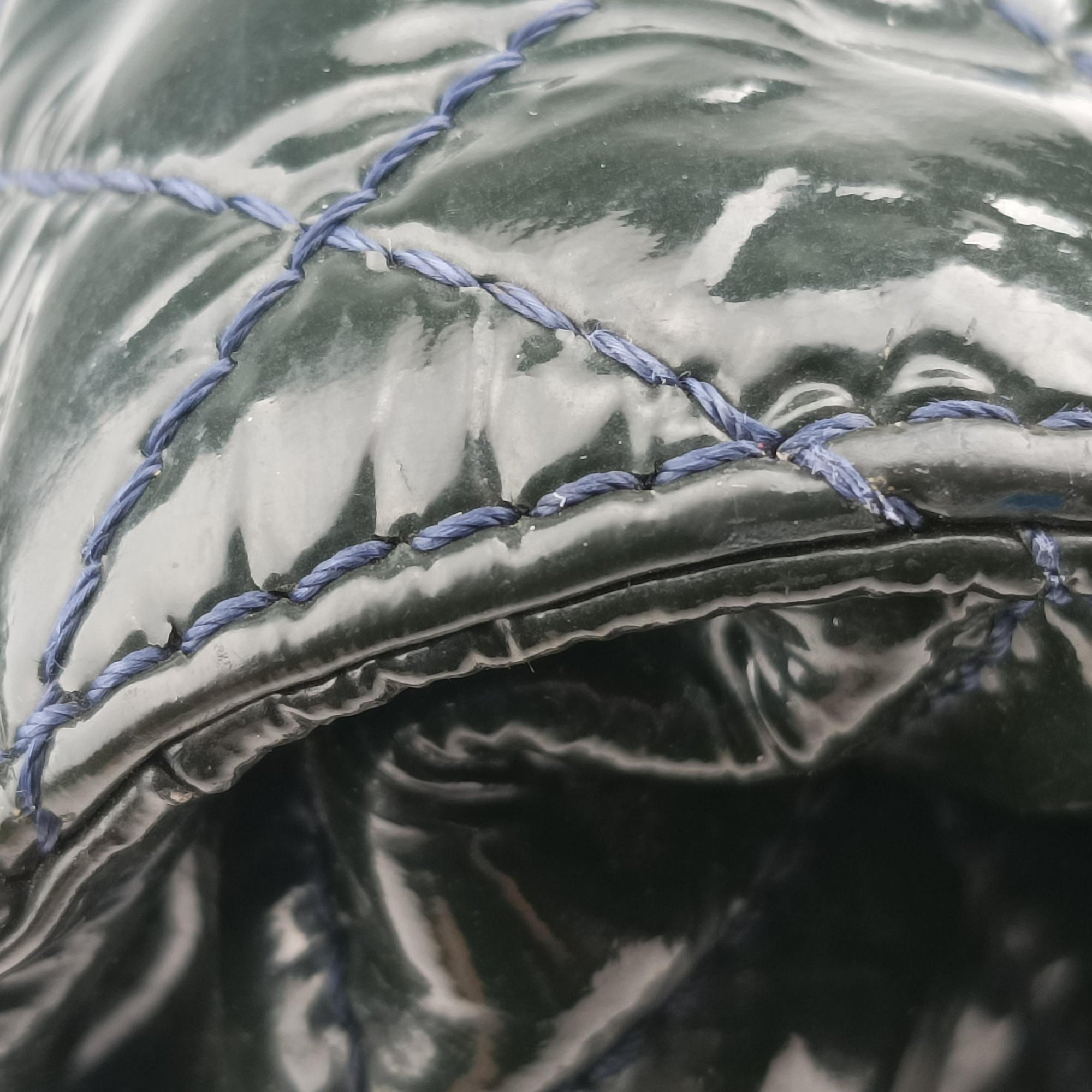 Pre-owned Chanel Matelasse Green Patent Leather A94712 handbag | stylenewstar