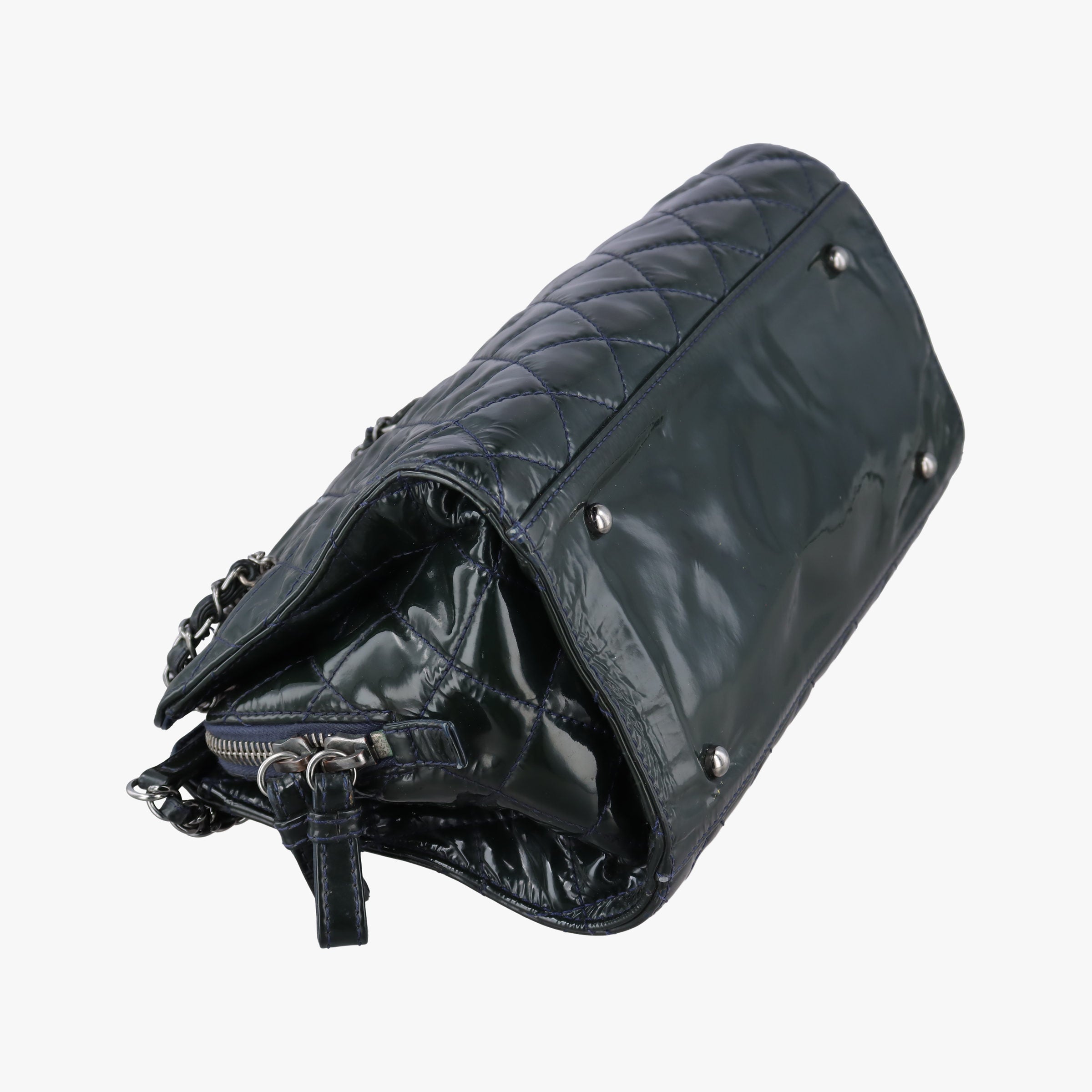 Pre-owned Chanel Matelasse Green Patent Leather A94712 handbag | stylenewstar