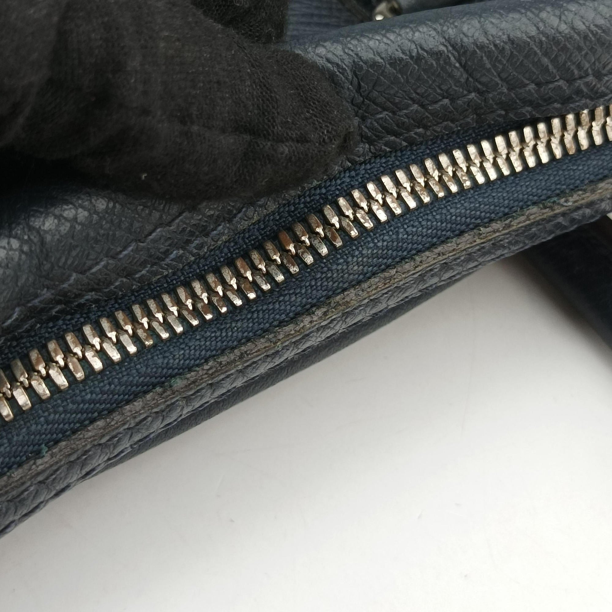 Pre-owned Louis Vuitton Port Document Voyage PM Navy Taiga M30639 handbag | stylenewstar