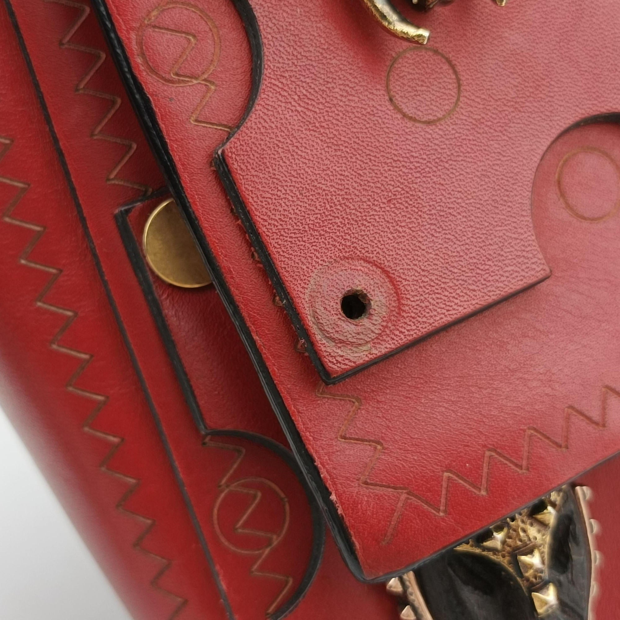 Pre-owned Valentino Tribal Mask Red Leather  shoulderbag | stylenewstar