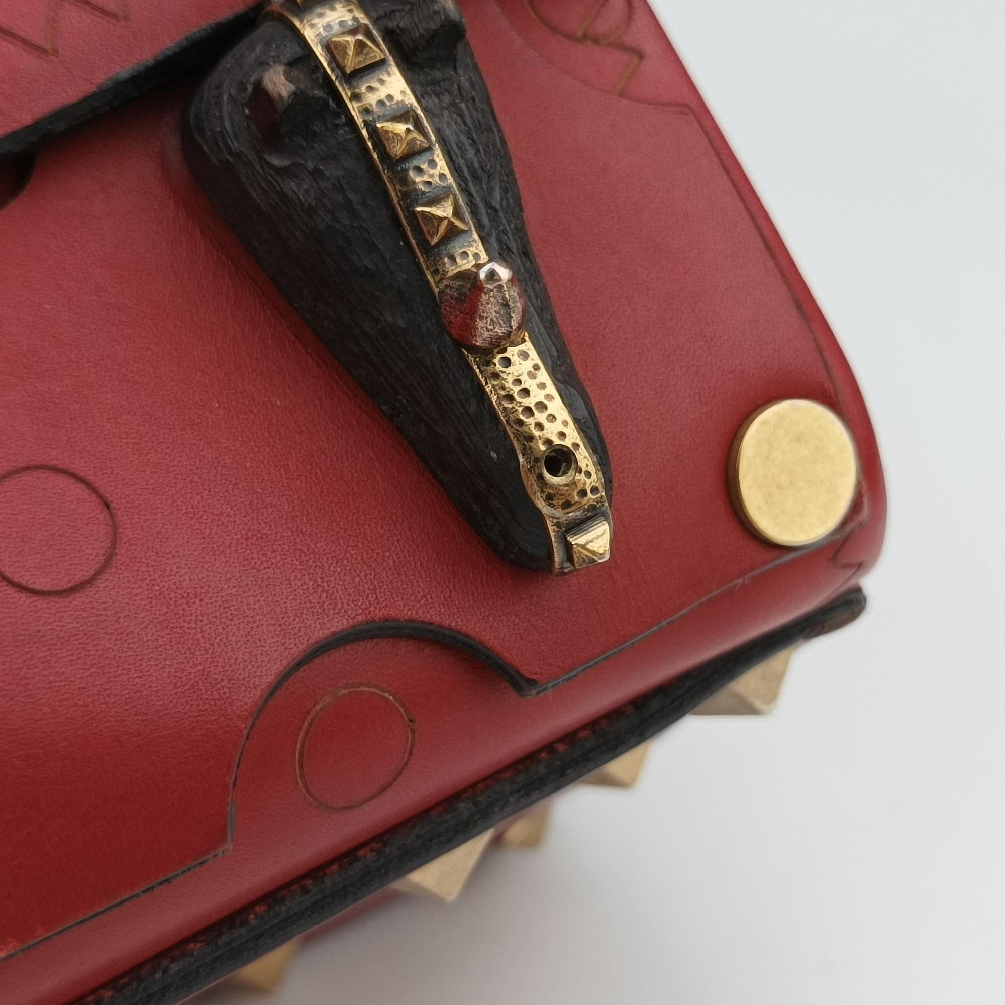 Pre-owned Valentino Tribal Mask Red Leather  shoulderbag | stylenewstar