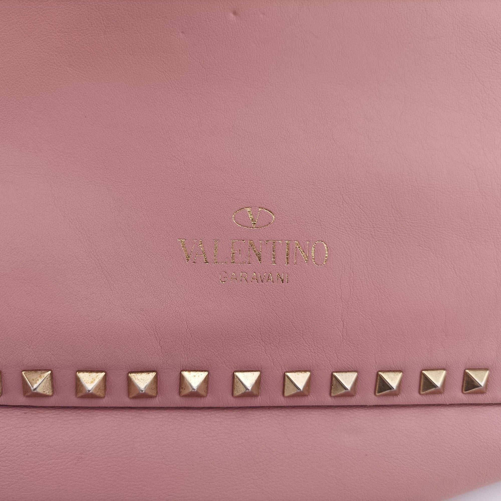 Secondhand Valentino Rockstud Pink leather  handbag | stylenewstar